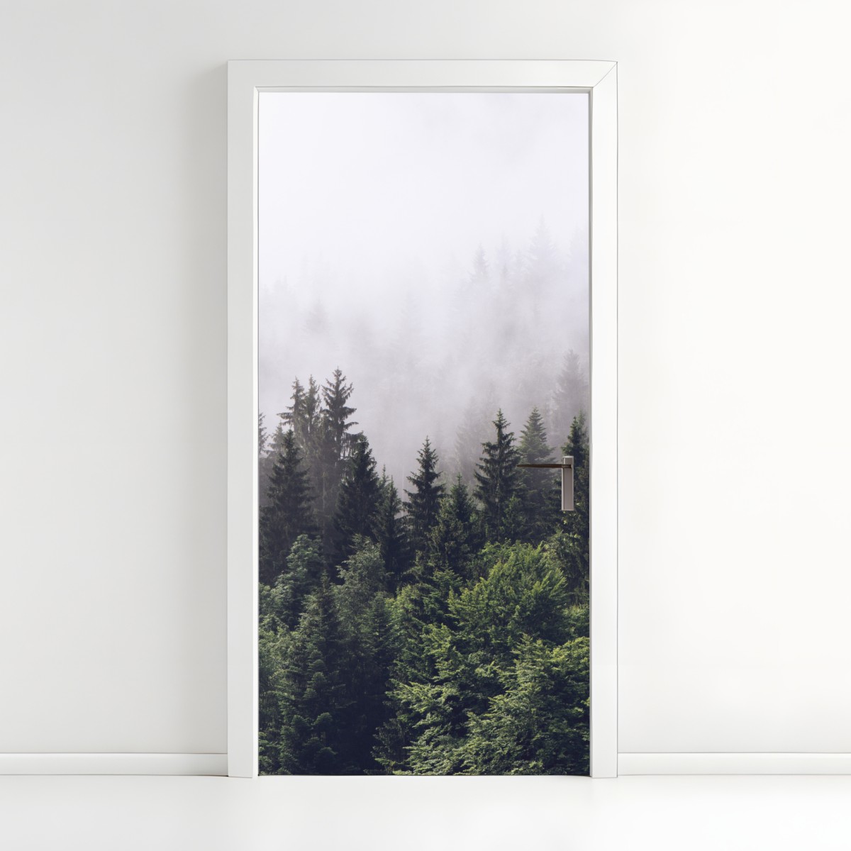 Türaufkleber nebelverhangener nadelwald am berghang – Wallnifity®