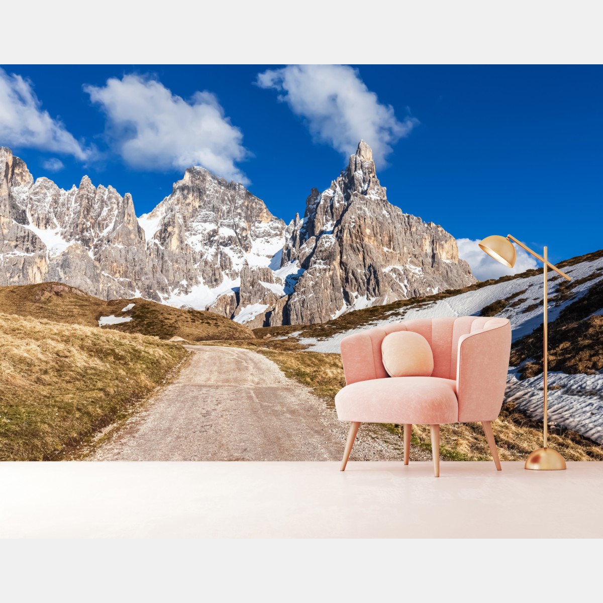 Fototapete hohe berggipfel und ein sich windender weg – Wallnifity®