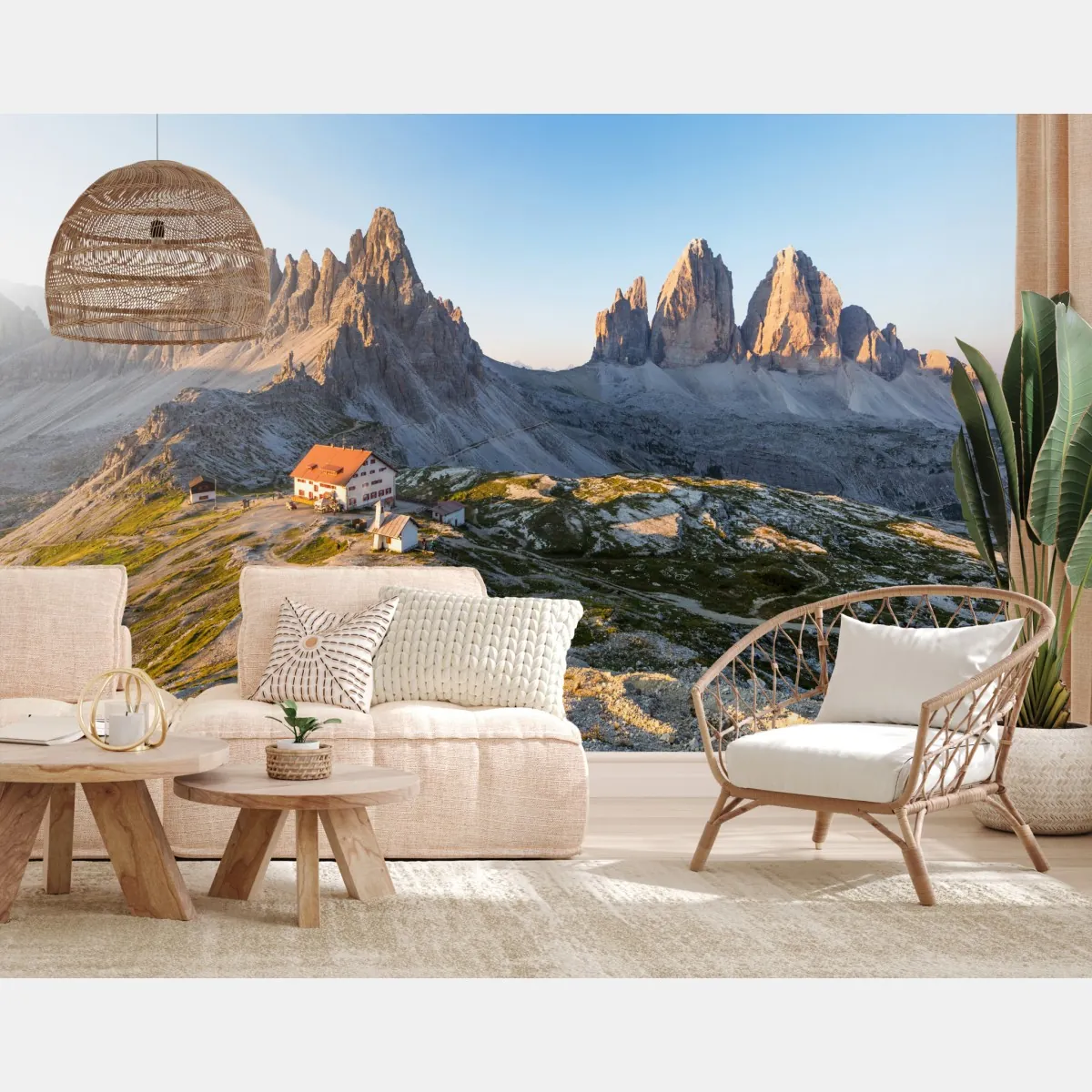 Fototapete sonnenbeschienene berghütte und alpine gipfel – Wallnifity®