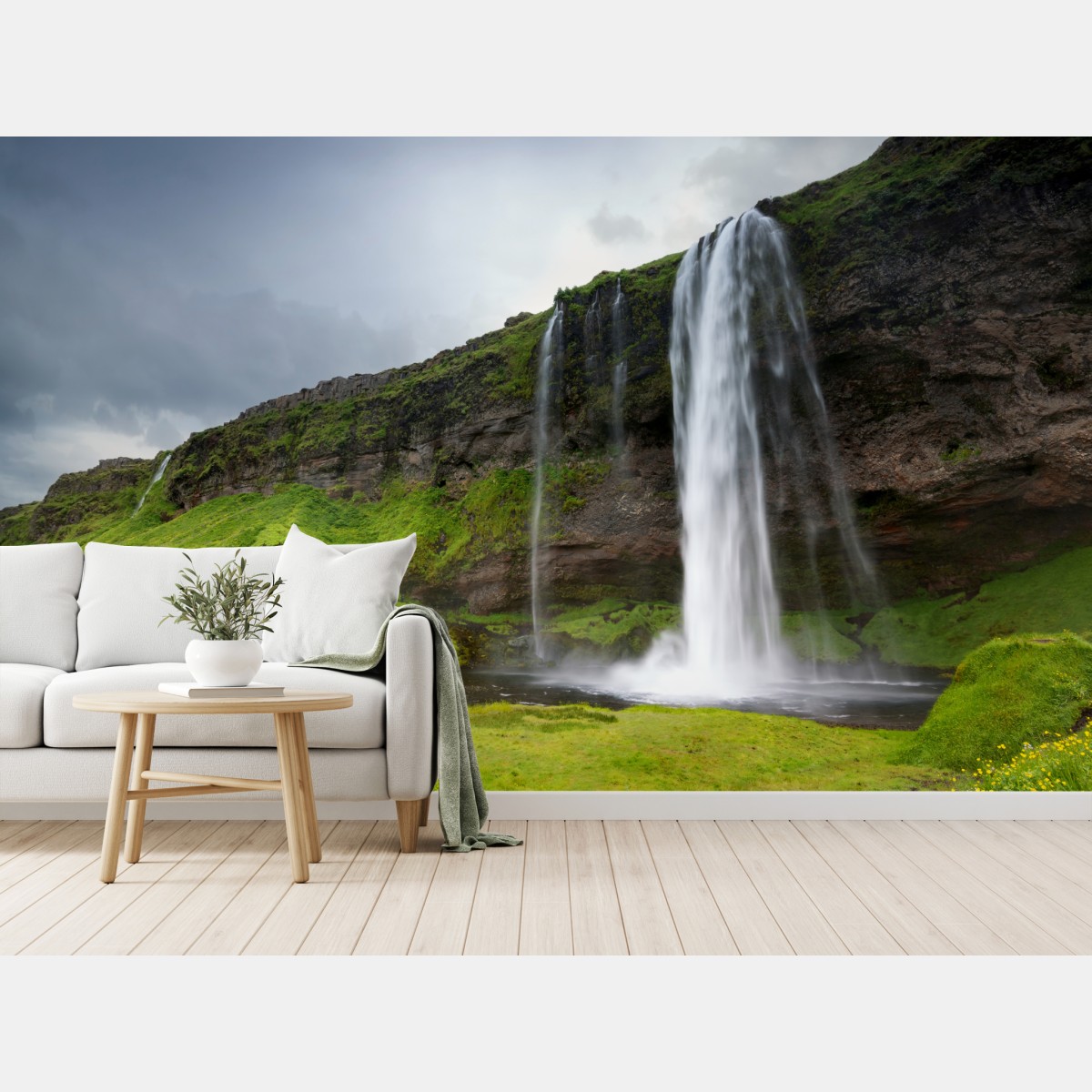 Fototapete dramatischer wasserfall bei Seljalandsfoss, Island – Wallnifity®
