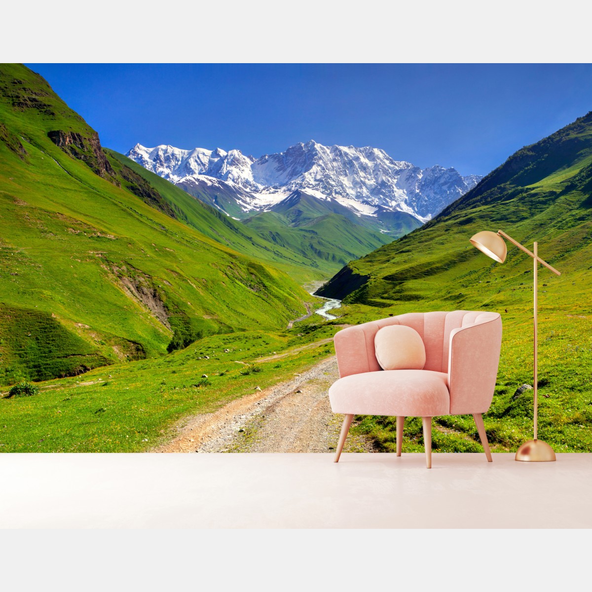 Fototapete majestätischer blick auf Shkhara von Ushguli – Wallnifity®