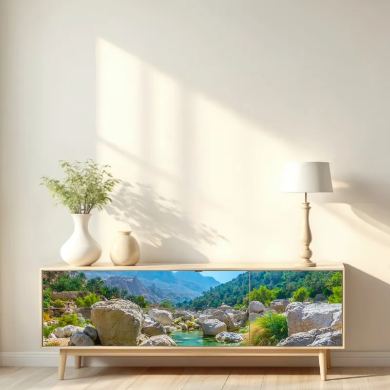 Repositionierbarer Aufkleber sonnige gasse auf der insel mit leuchtender buganvillea – Wallnifity®