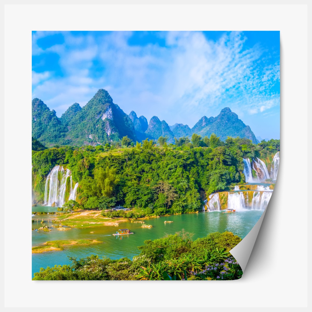 Repositionierbarer Aufkleber üppige panoramaansicht eines wasserfalls mit karstbergen – Wallnifity®