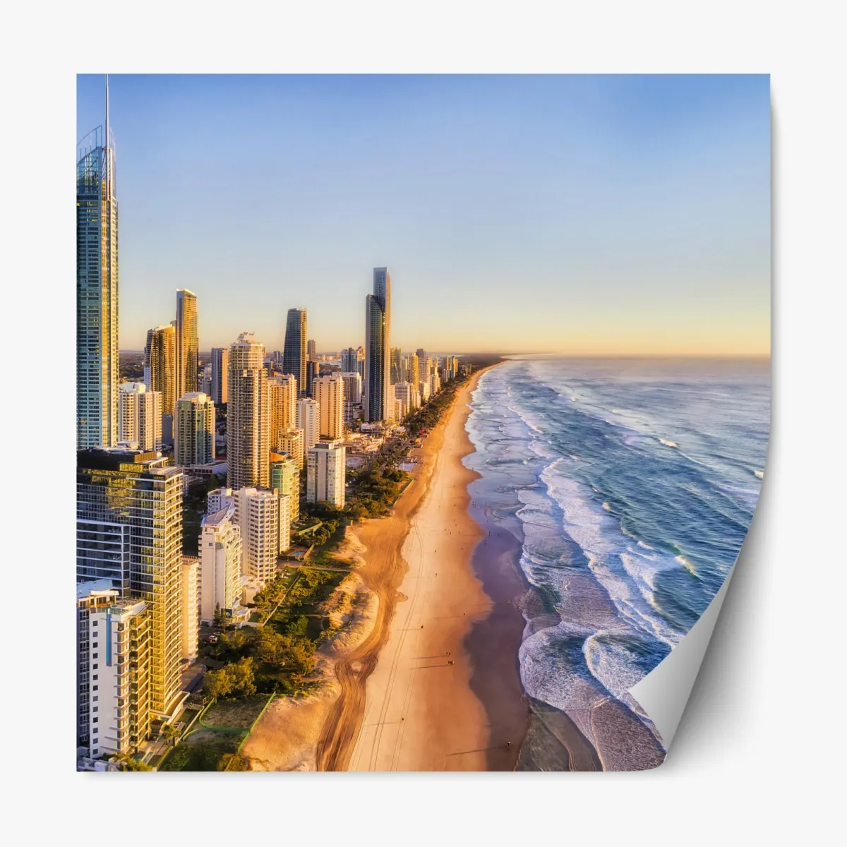 Repositionierbarer Aufkleber sonnenaufgang über Surfers Paradise skyline – Wallnifity®