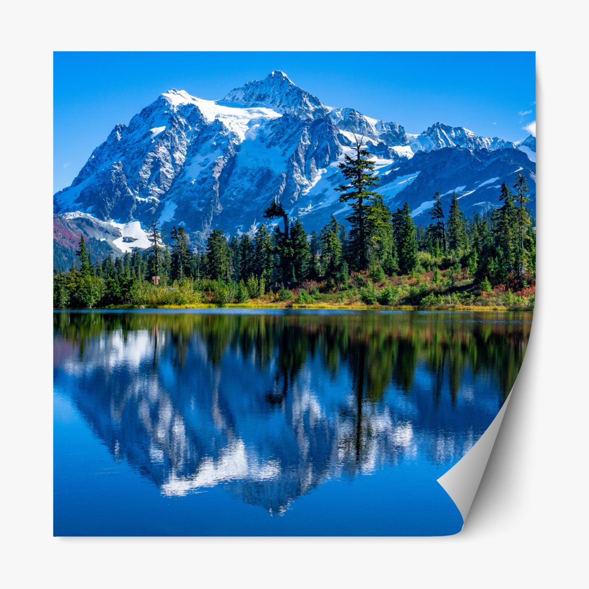 Repositionierbarer Aufkleber majestätische bergspiegelung über dem see – Wallnifity®