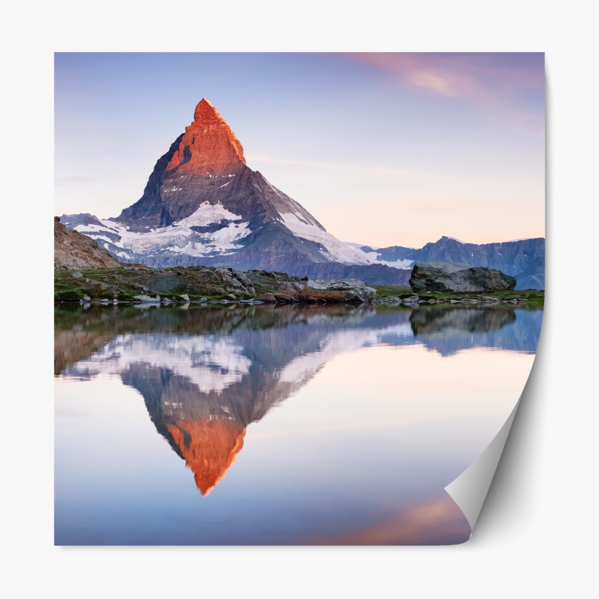 Repositionierbarer Aufkleber Matterhorn bei sonnenaufgang über dem alpensee – Wallnifity®