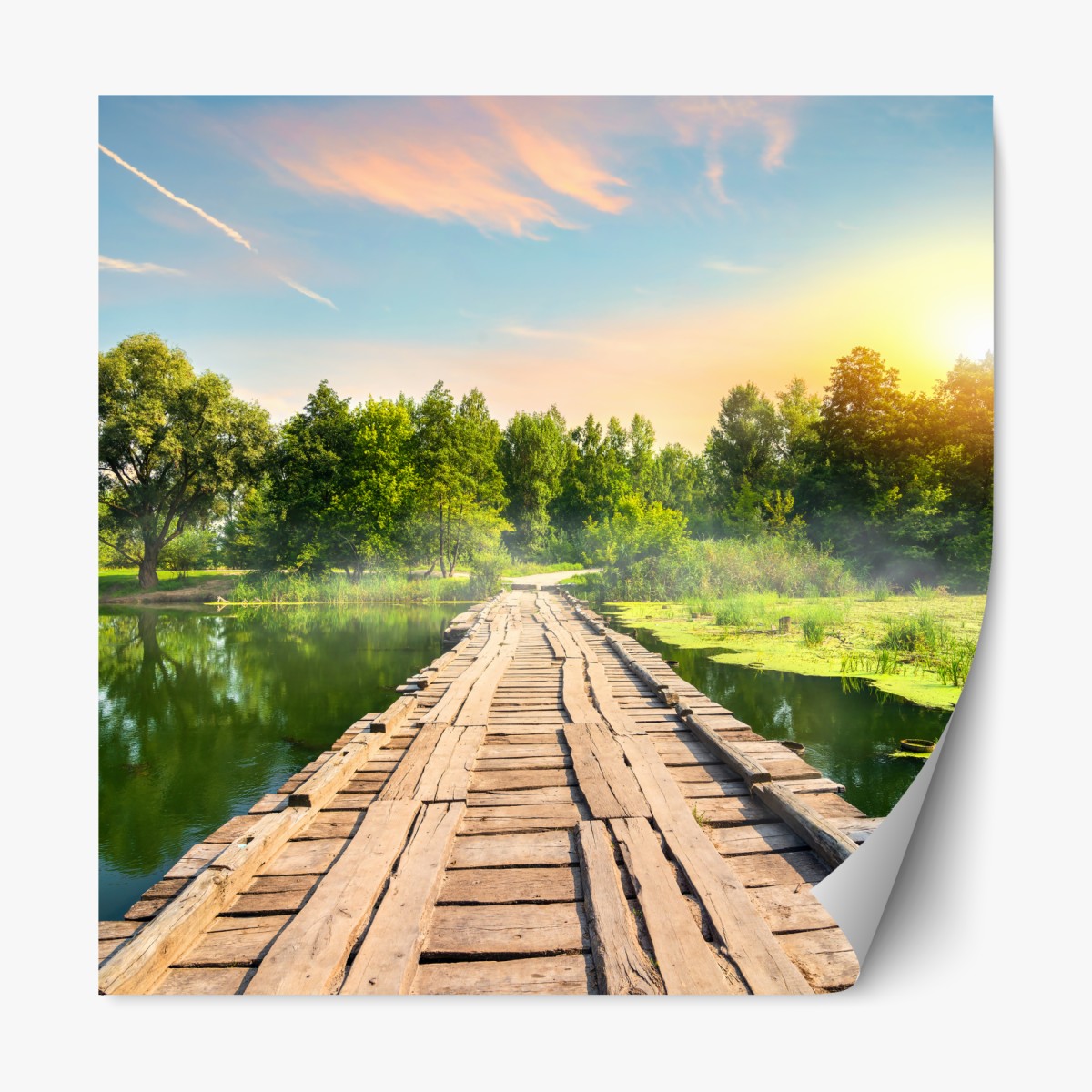 Repositionierbarer Aufkleber sonnige hölzerne brücke über ruhigen see – Wallnifity®