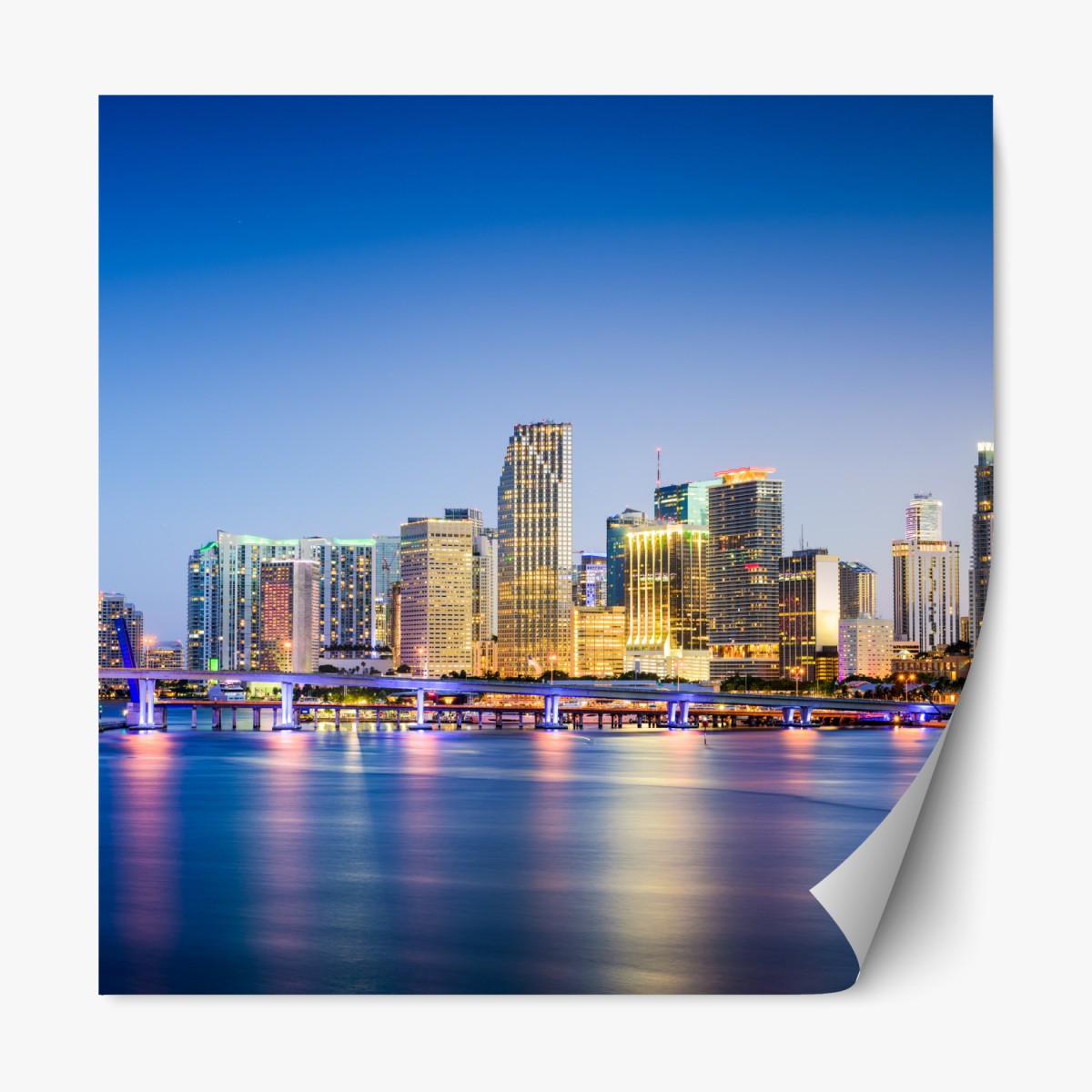 Repositionierbarer Aufkleber Miami skyline der innenstadt bei dämmerung – Wallnifity®