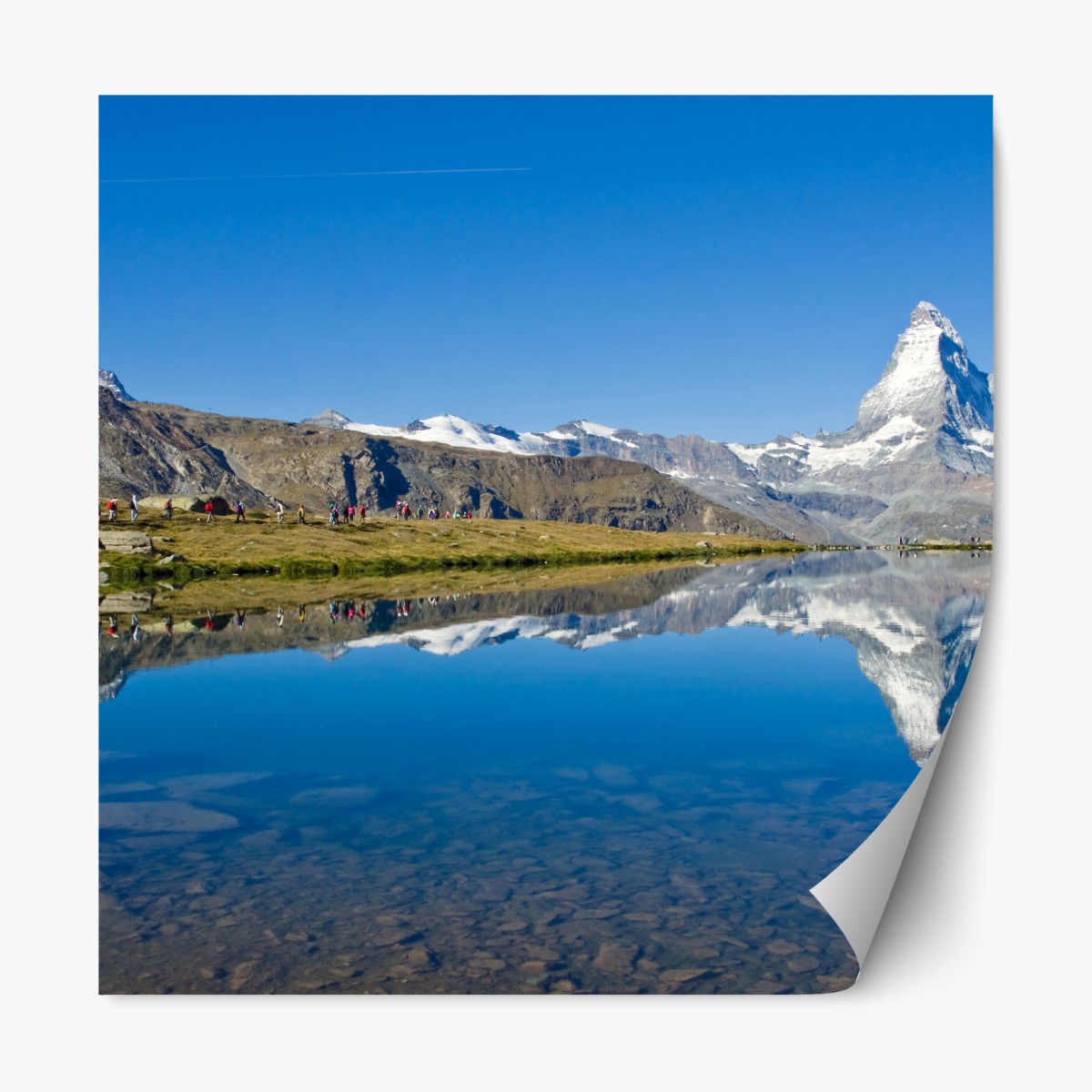Repositionierbarer Aufkleber alpenberg spiegelung über stillem see – Wallnifity®