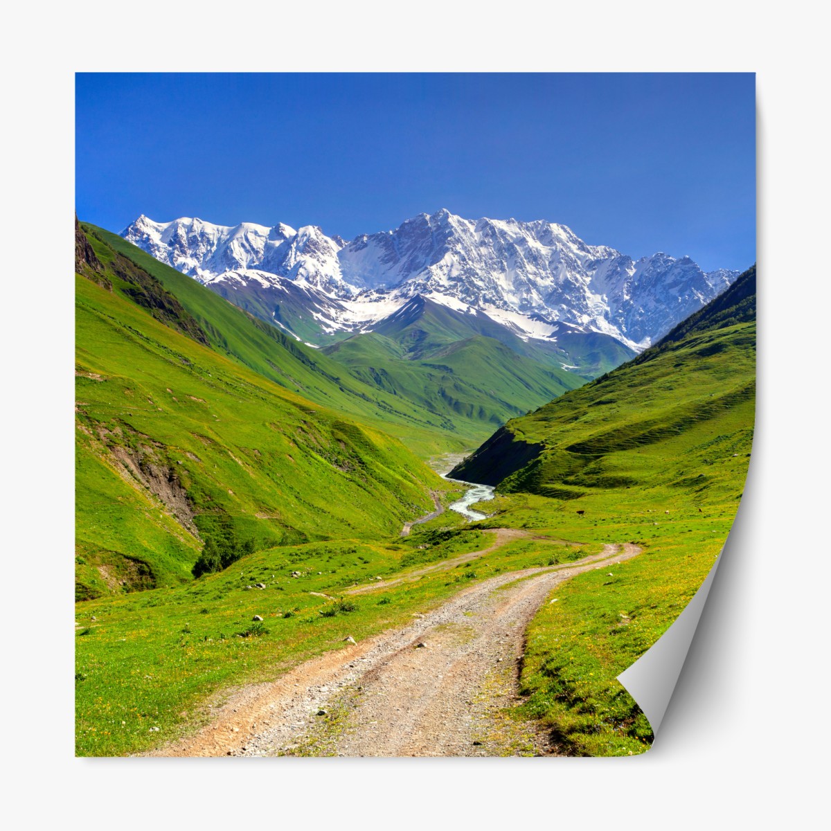 Repositionierbarer Aufkleber majestätischer blick auf Shkhara von Ushguli – Wallnifity®