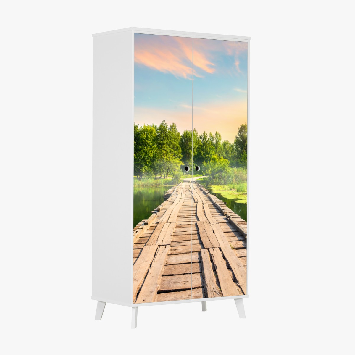 Schrankaufkleber sonnige hölzerne brücke über ruhigen see – Wallnifity®