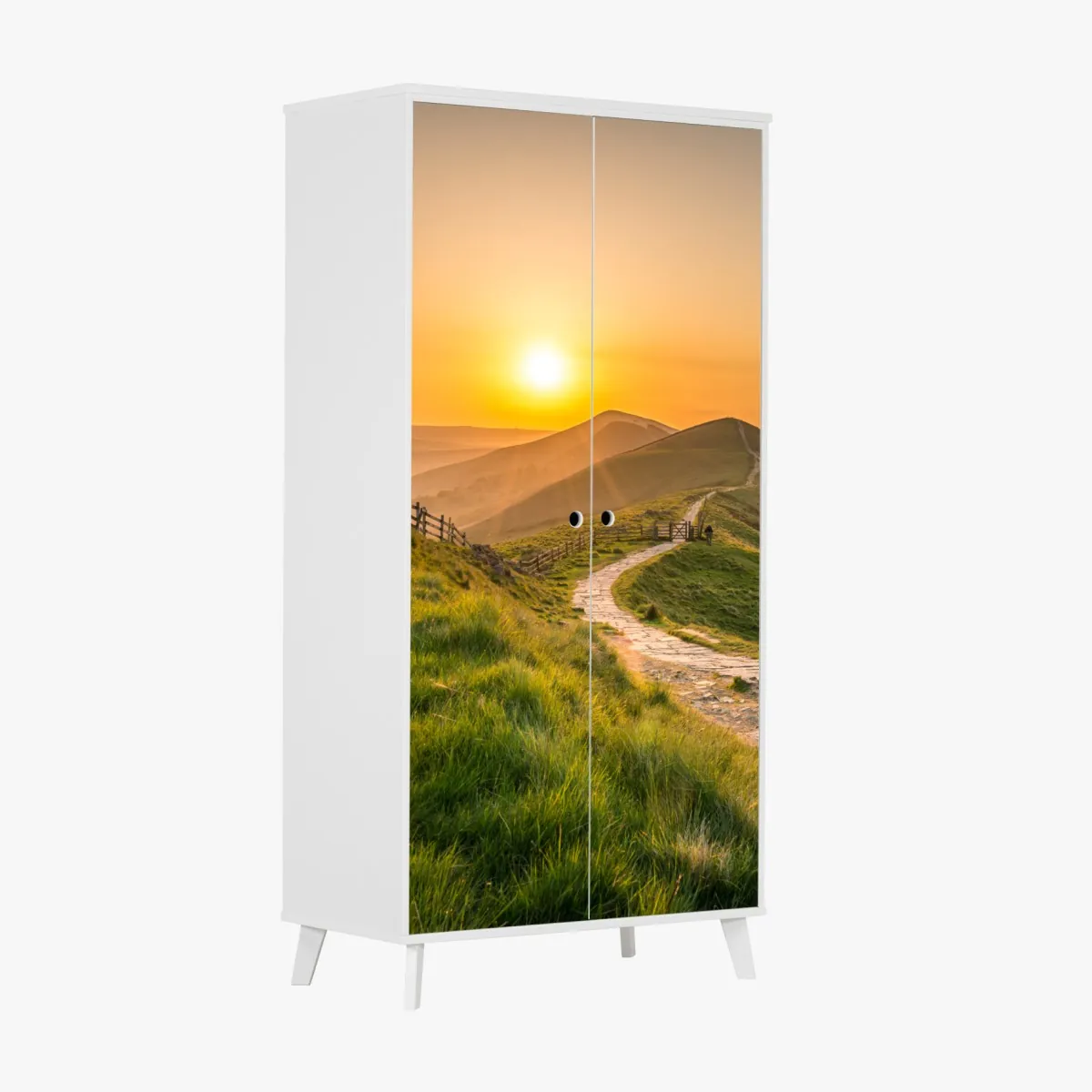 Schrankaufkleber sonnenaufgang über grünen hügeln – Wallnifity®