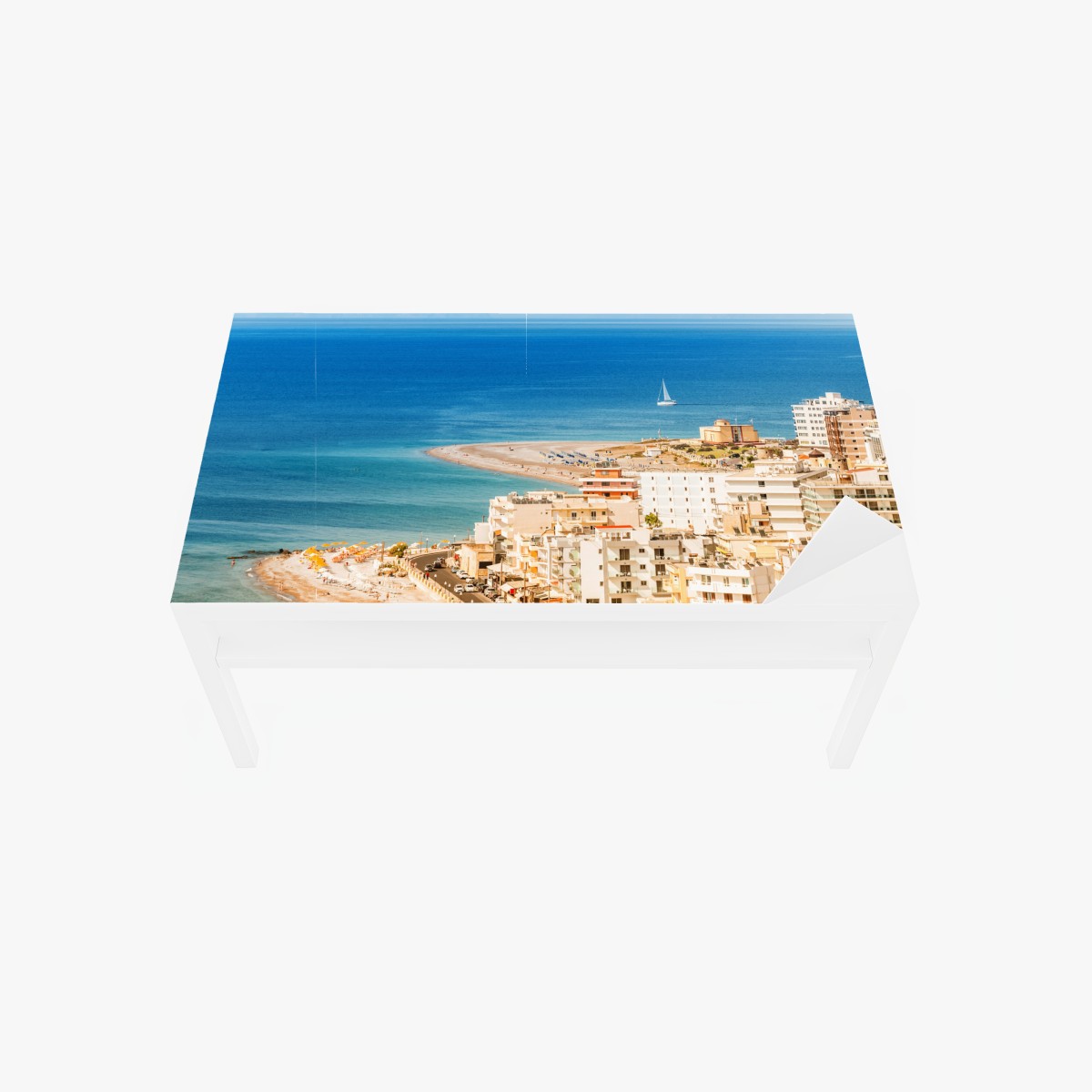 Tischaufkleber und Schreibtischaufkleber sonnige küstenstadt-panorama mit segelboot – Wallnifity®
