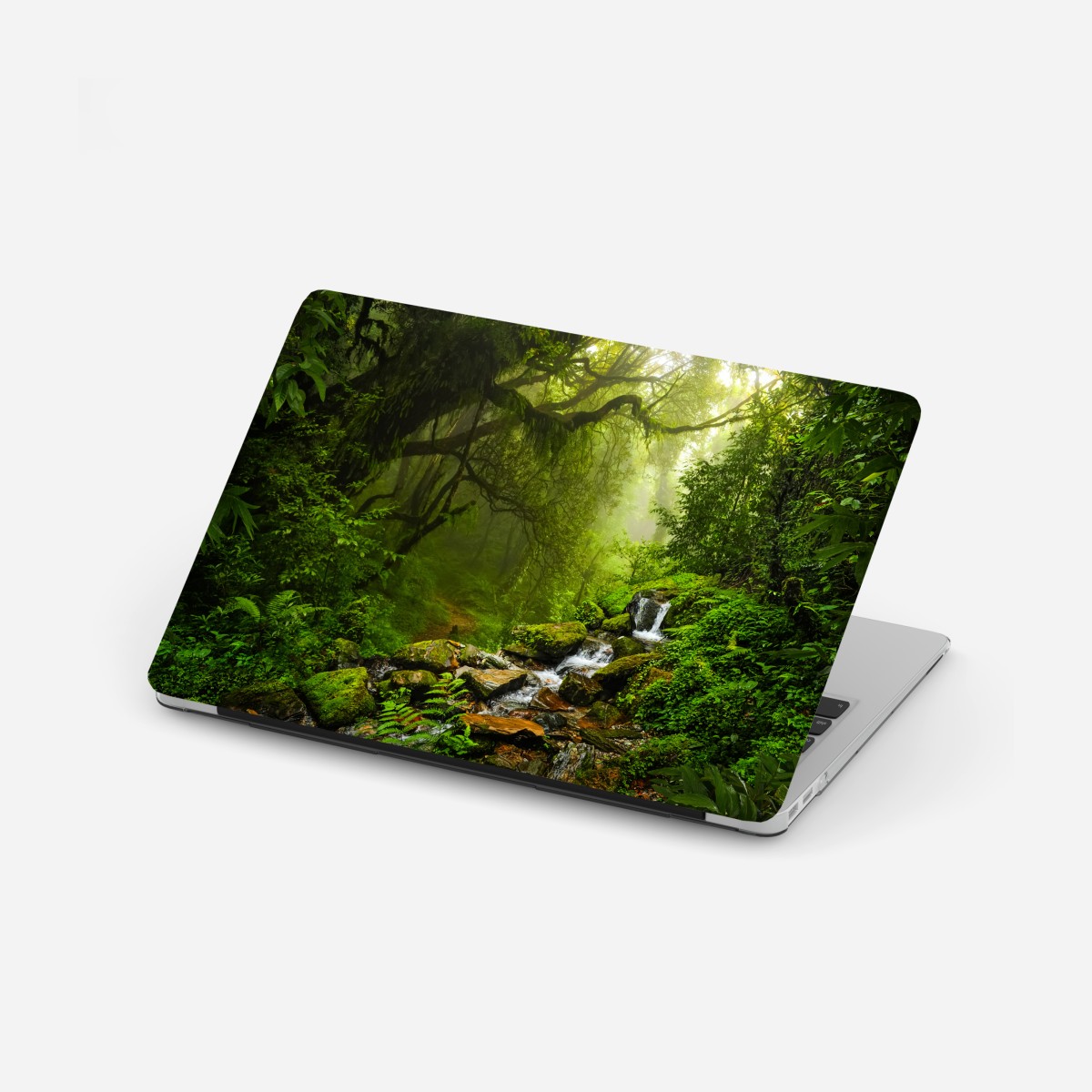 Laptop-Aufkleber üppiger nebliger waldwasserfall – Wallnifity®