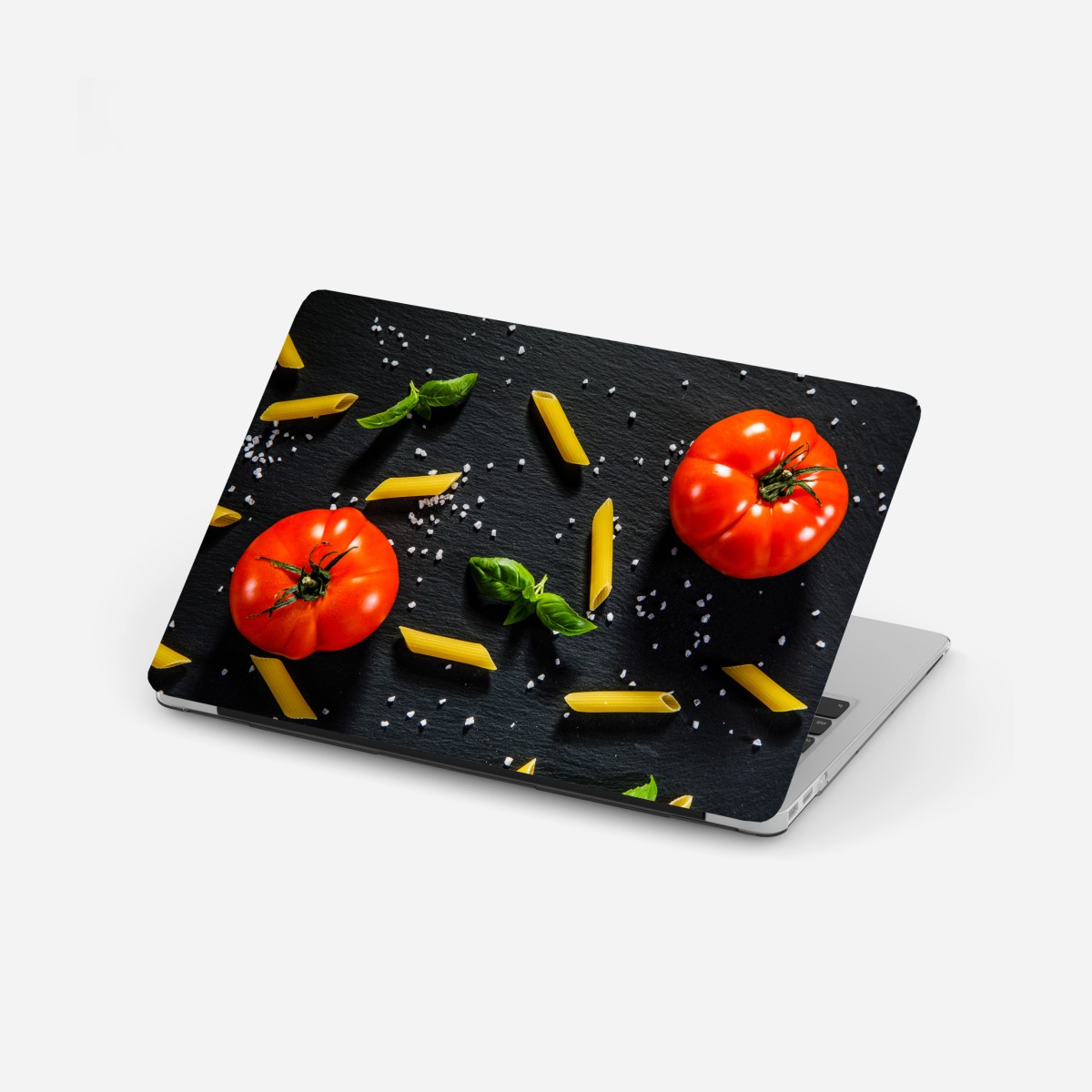 Laptop-Aufkleber tomaten und penne auf schwarzem schiefer – Wallnifity®