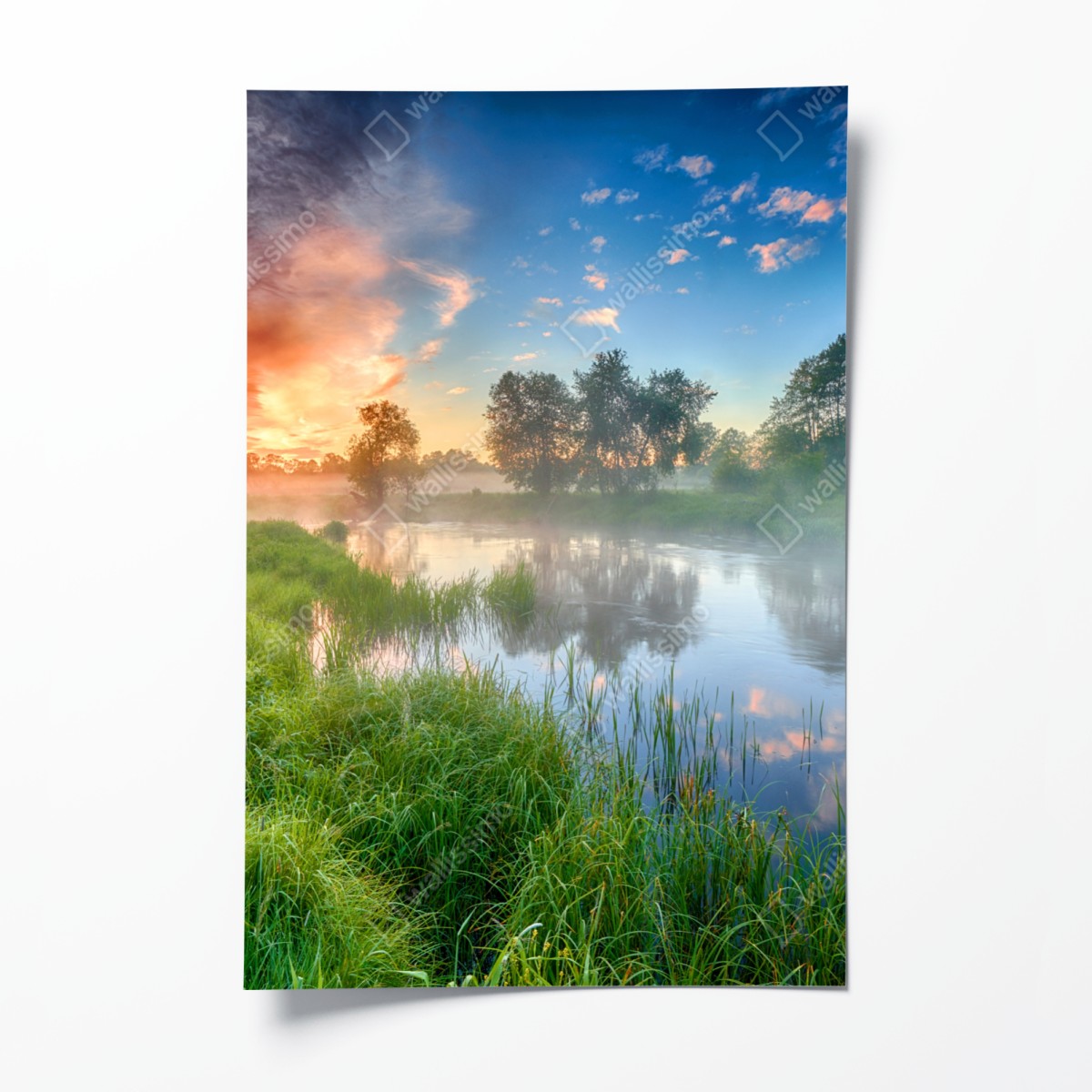 Poster nebel bei sonnenaufgang am flussufer – Wallnifity®
