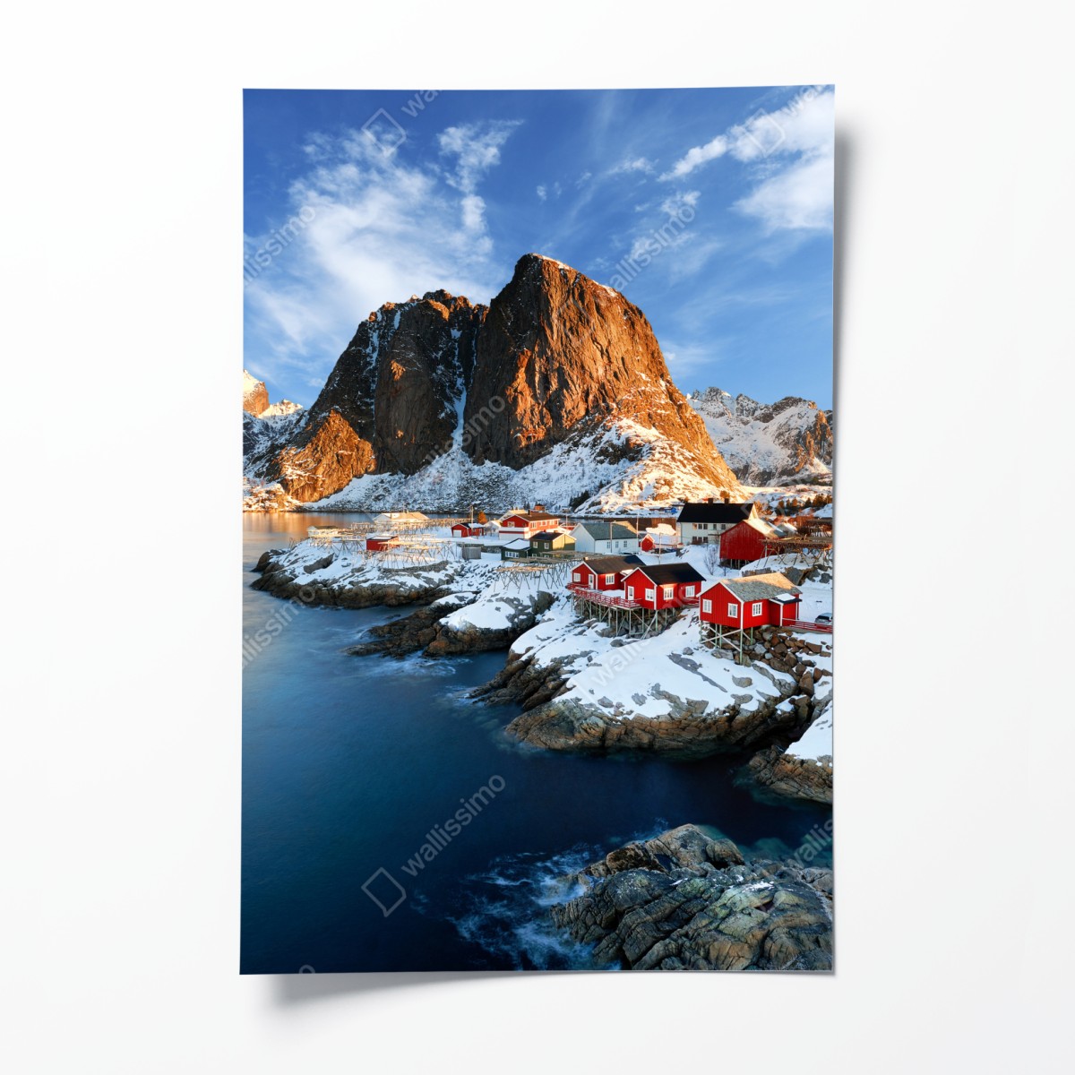 Poster sonnenbeschienenes Hamnøy am fjord – Wallnifity®