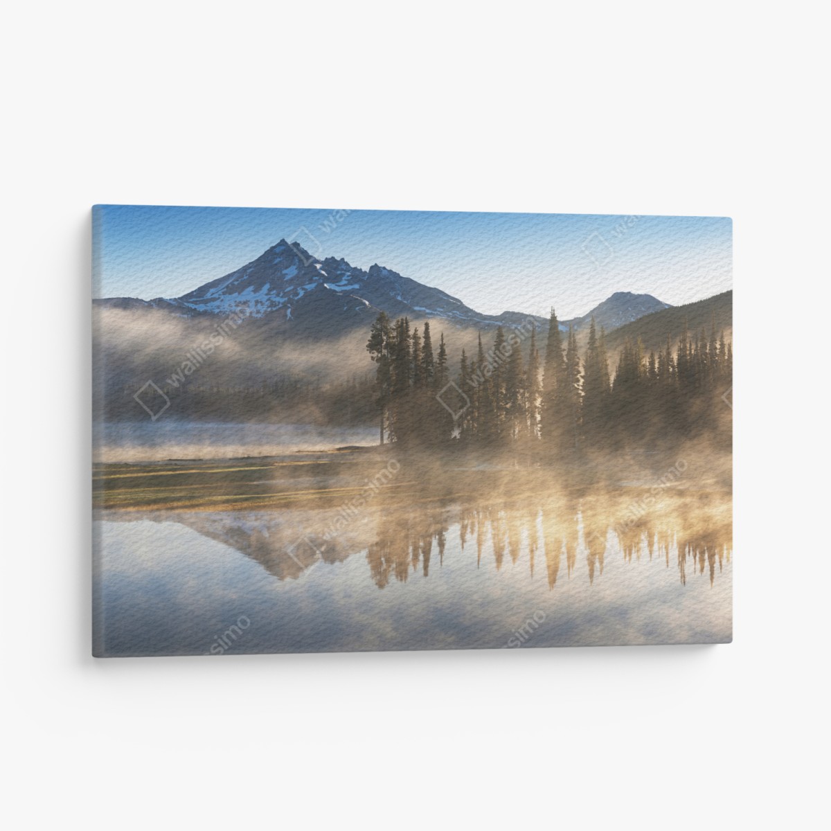 Leinwandbild nebliger bergspiegel am see bei sonnenaufgang – Wallnifity®