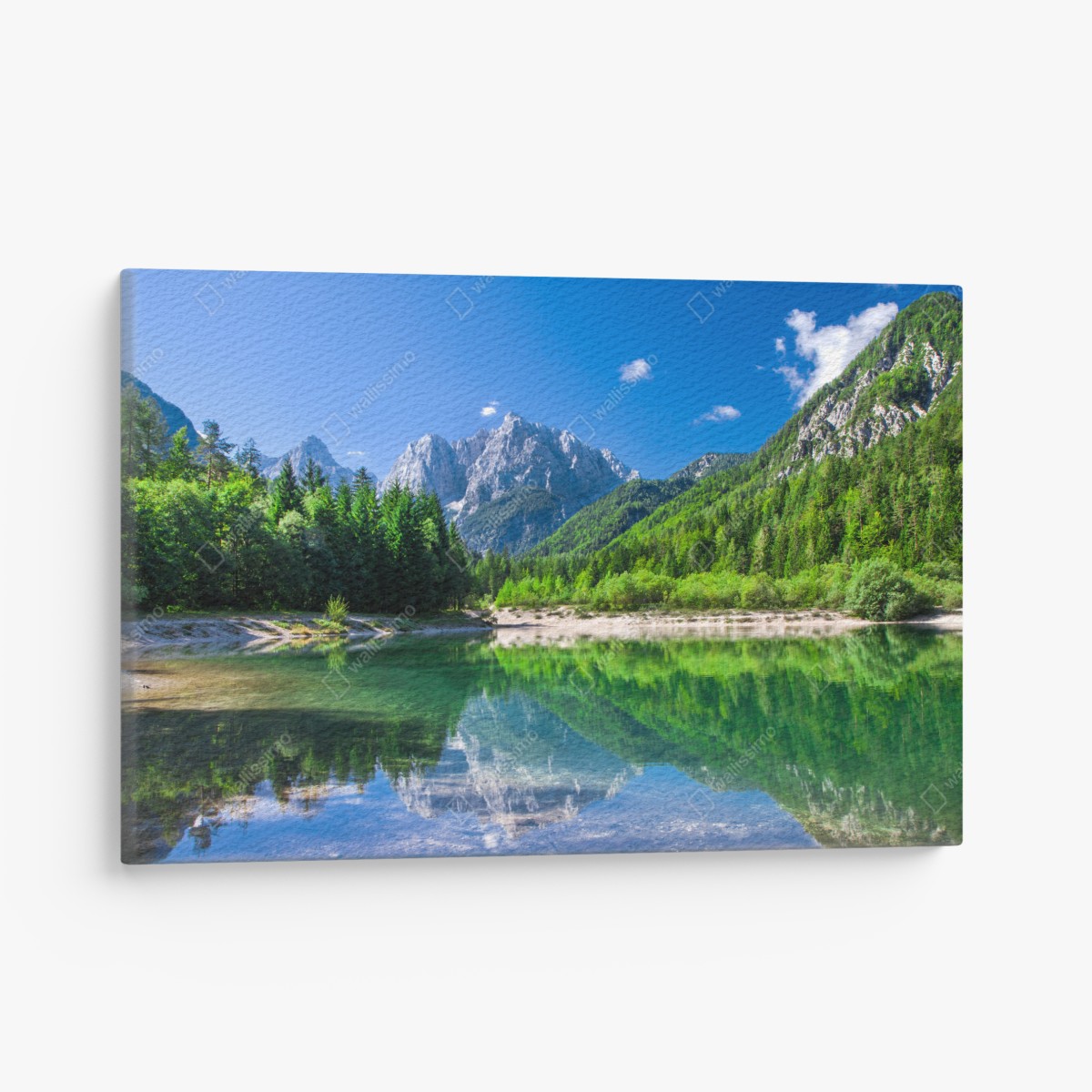 Leinwandbild alpiner see mit spiegelung in grünen bergen – Wallnifity®
