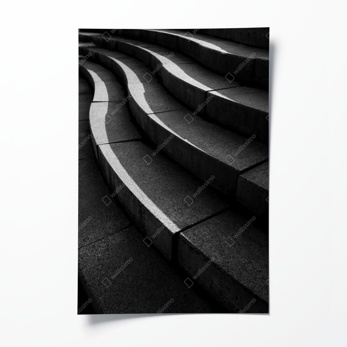 Poster geschwungene betontreppe im schatten – Wallnifity®