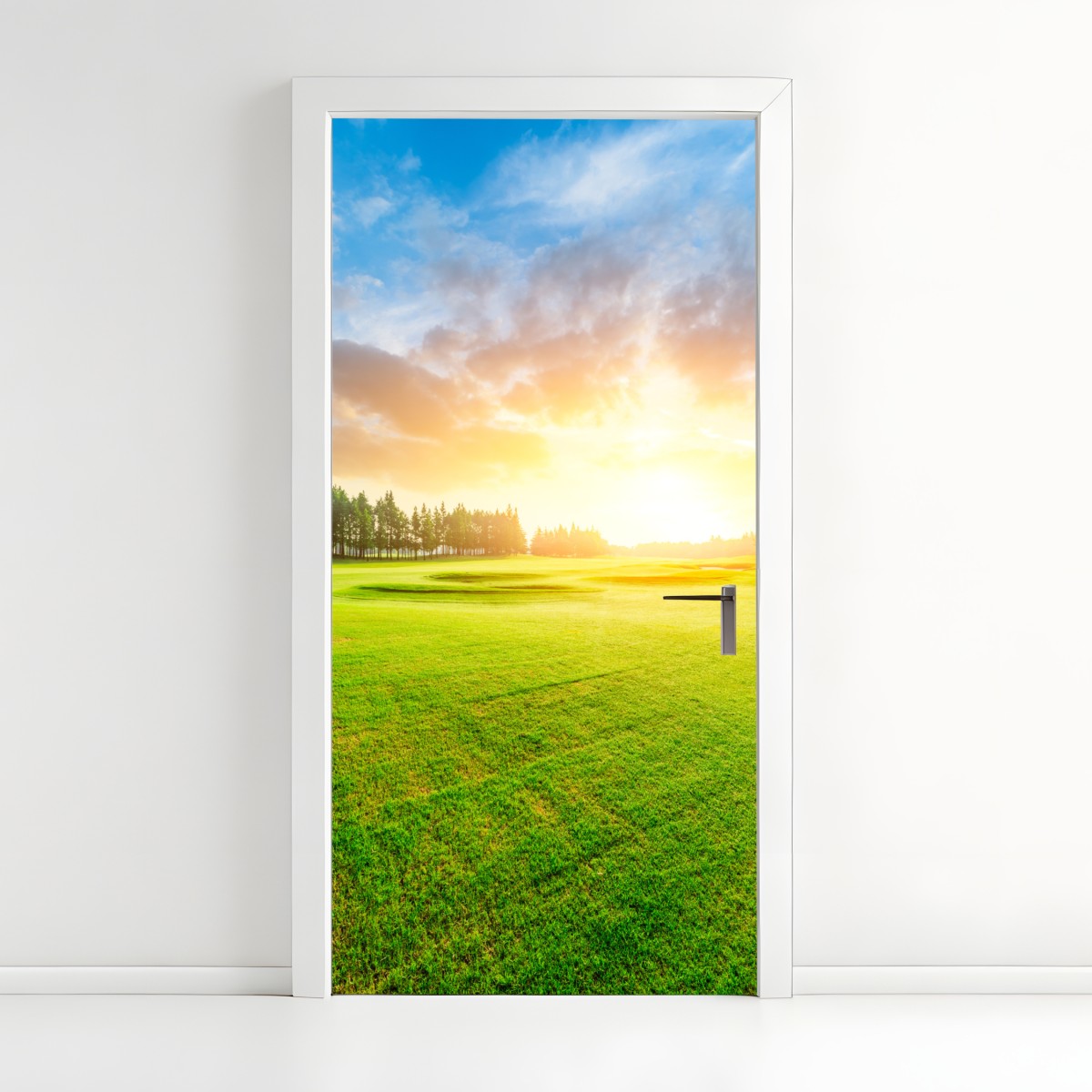 Türaufkleber sonnenbeschienene wiese und wald bei sonnenaufgang – Wallnifity®