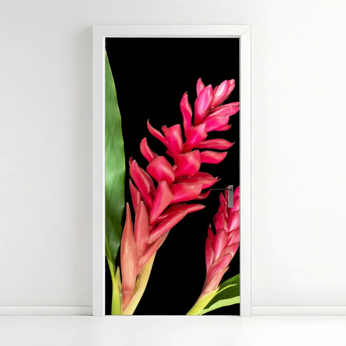 Türaufkleber leuchtende zier-ingwer-blüte auf schwarzem hintergrund – Wallnifity®