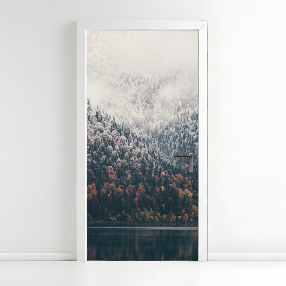 Türaufkleber herbstlicher nebel über bergwald – Wallnifity®