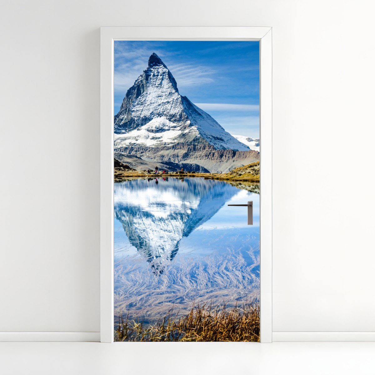 Türaufkleber majestätisches Matterhorn im spiegel eines alpensees – Wallnifity®