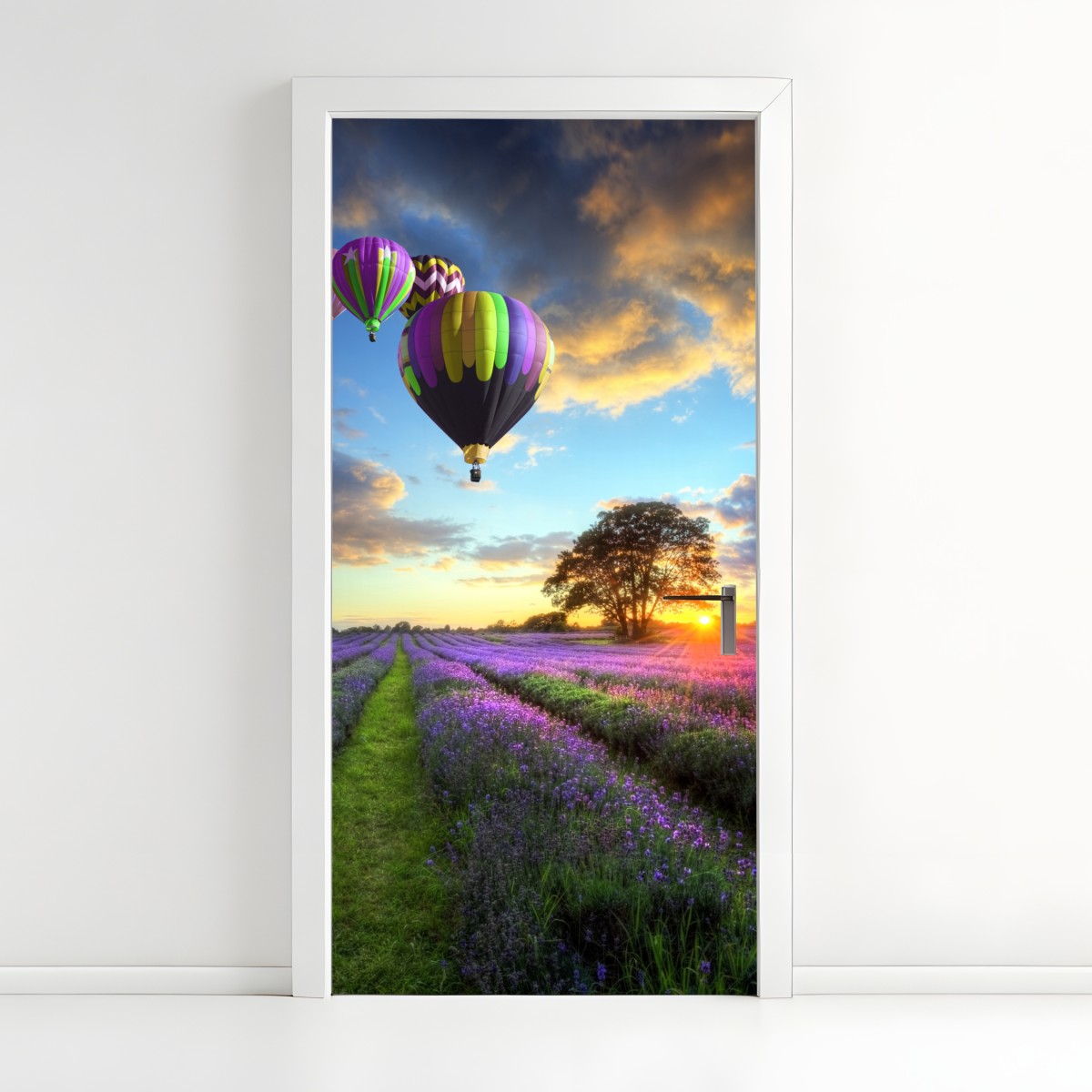 Türaufkleber lavendersonnenuntergang mit bunten heißluftballons – Wallnifity®