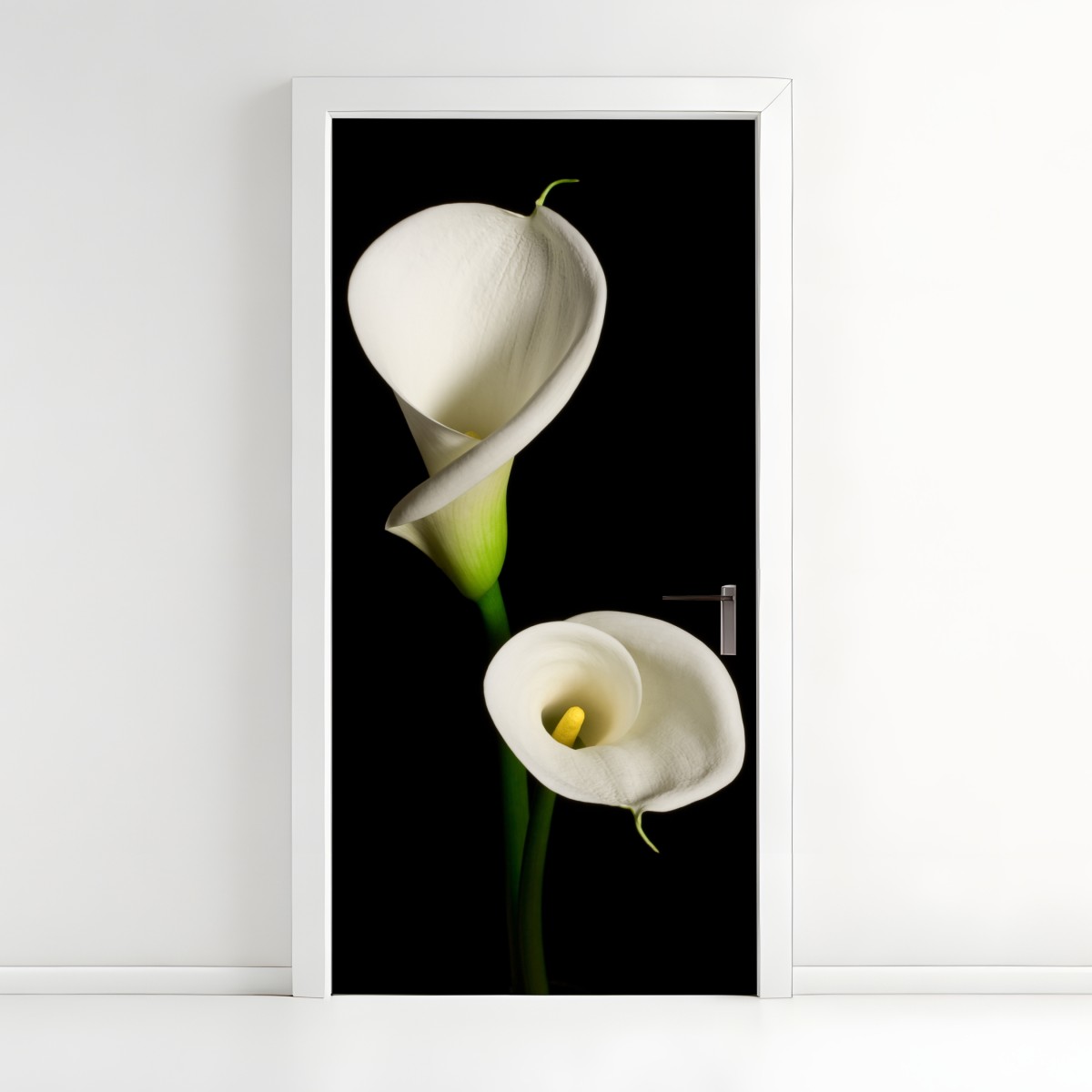 Türaufkleber weiße calla vor schwarzem hintergrund – Wallnifity®