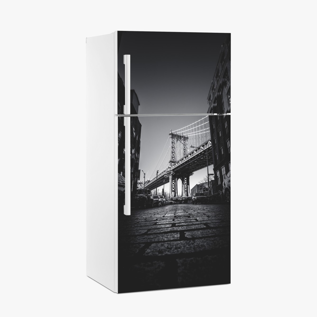 Kühlschrankaufkleber Manhattan brücke perspektive über kopfsteinpflaster – Wallnifity®
