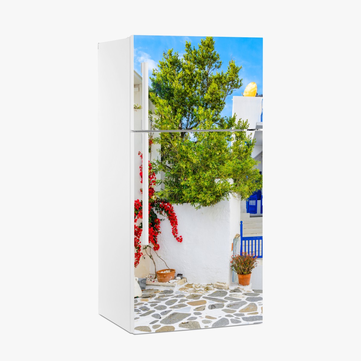Kühlschrankaufkleber sonniger mediterraner innenhof mit bougainvillea – Wallnifity®