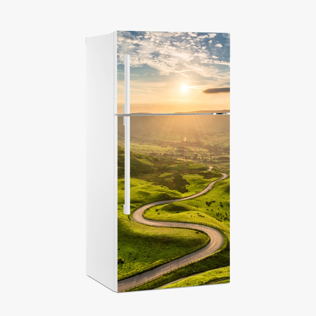 Kühlschrankaufkleber goldener sonnenuntergang über einer geschwungenen landstraße – Wallnifity®