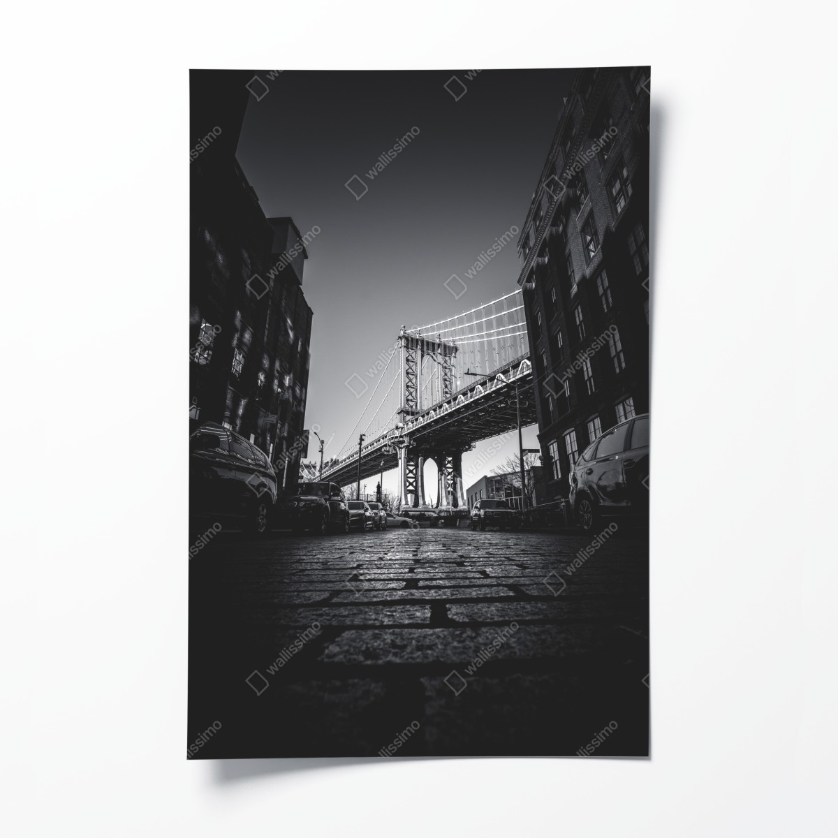 Poster Manhattan brücke perspektive über kopfsteinpflaster – Wallnifity®