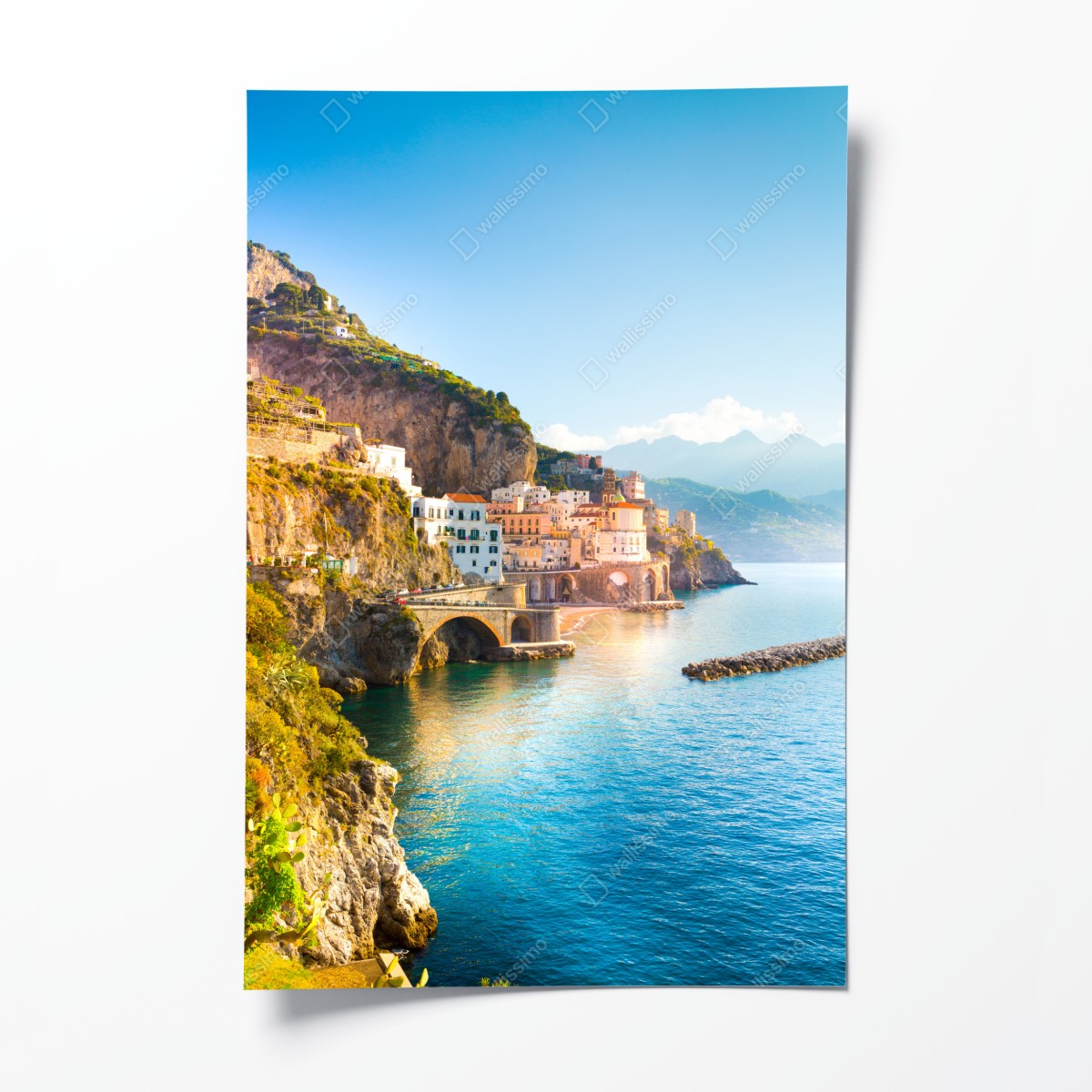Poster sonniges küstendorf am klippenrand – Wallnifity®