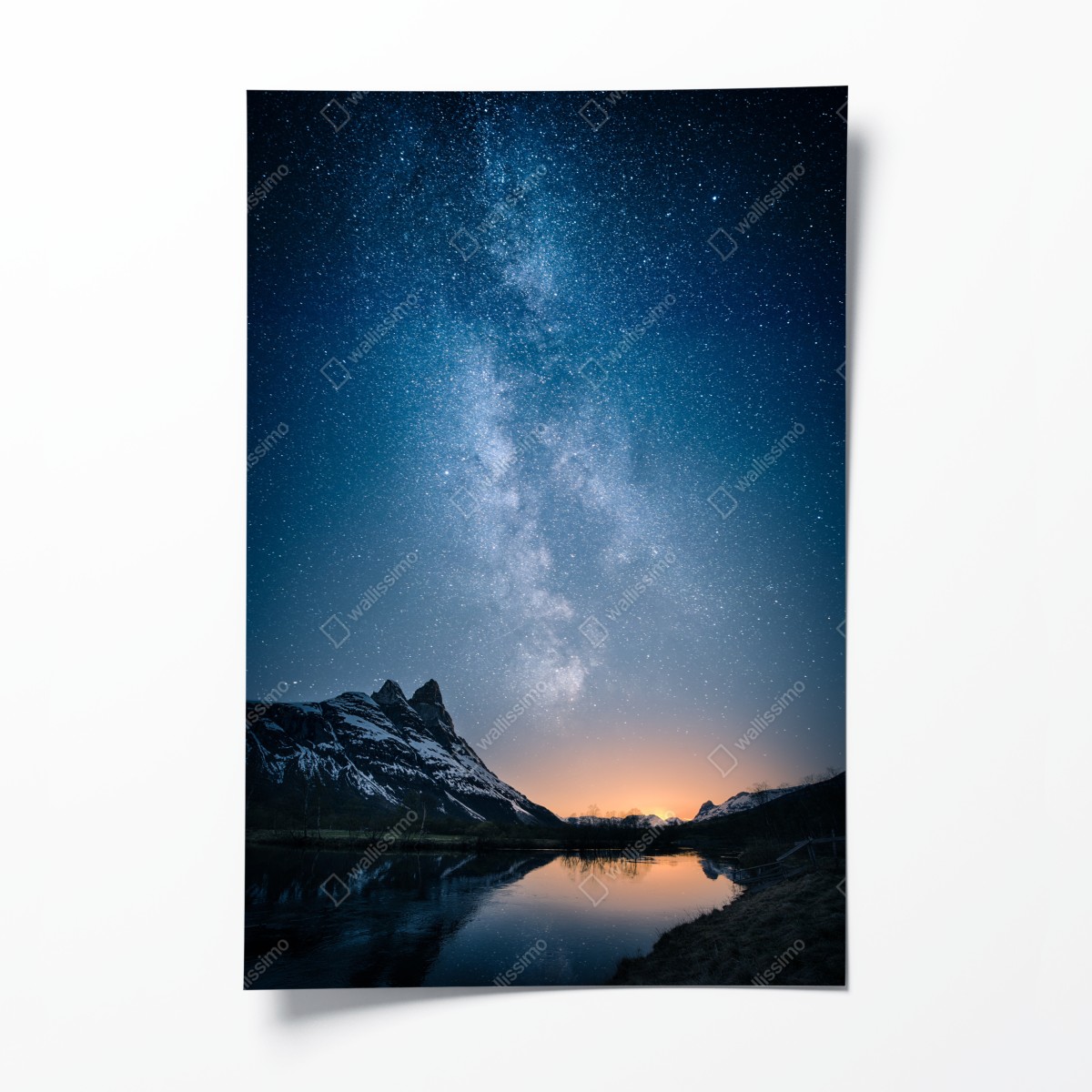 Poster milchstraße über bergspiegelung – Wallnifity®