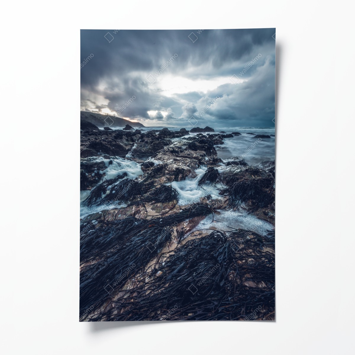 Poster stimmungsvolle felsenküste bei dämmerung – Wallnifity®