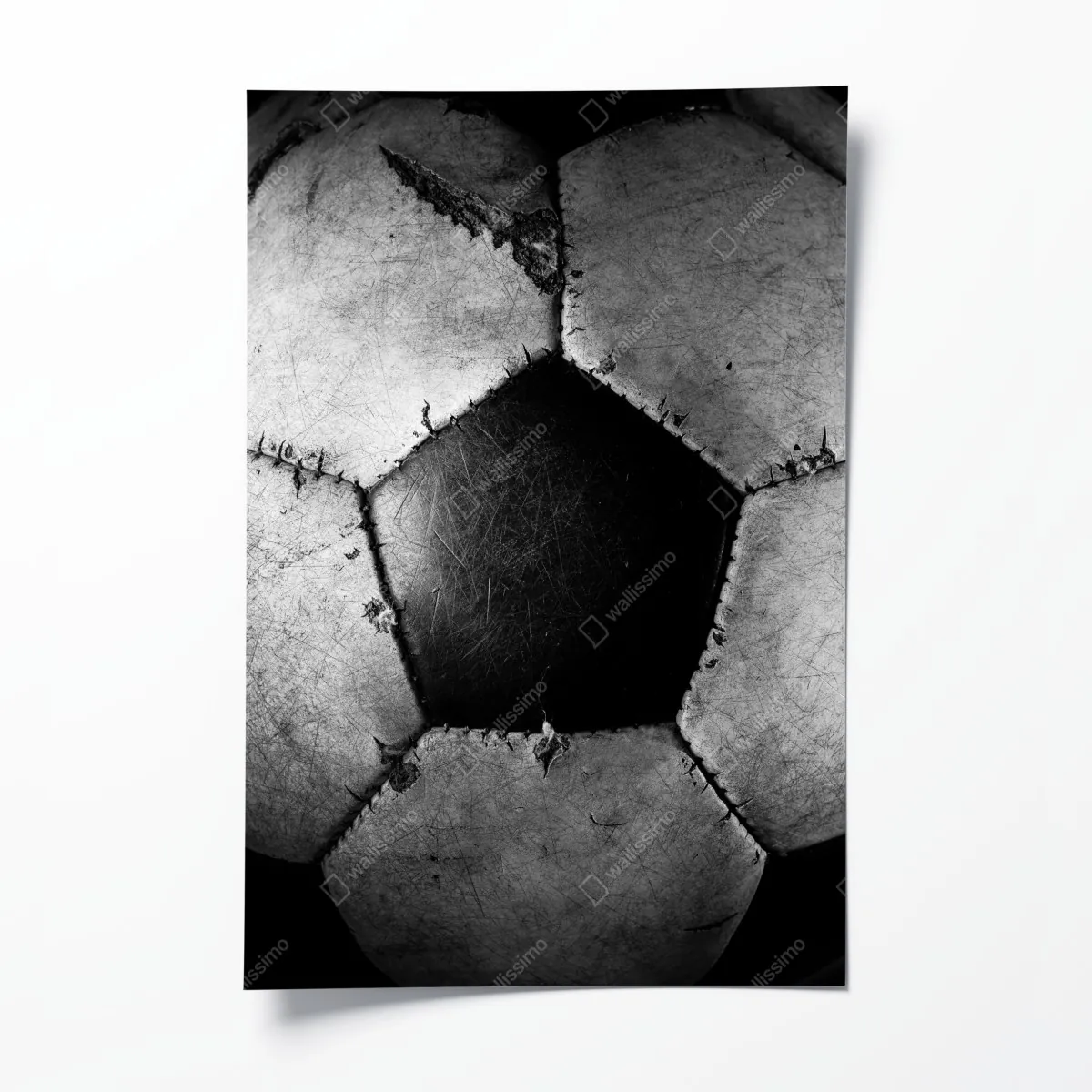 Poster abgenutzter fußball - nahaufnahme – Wallnifity®