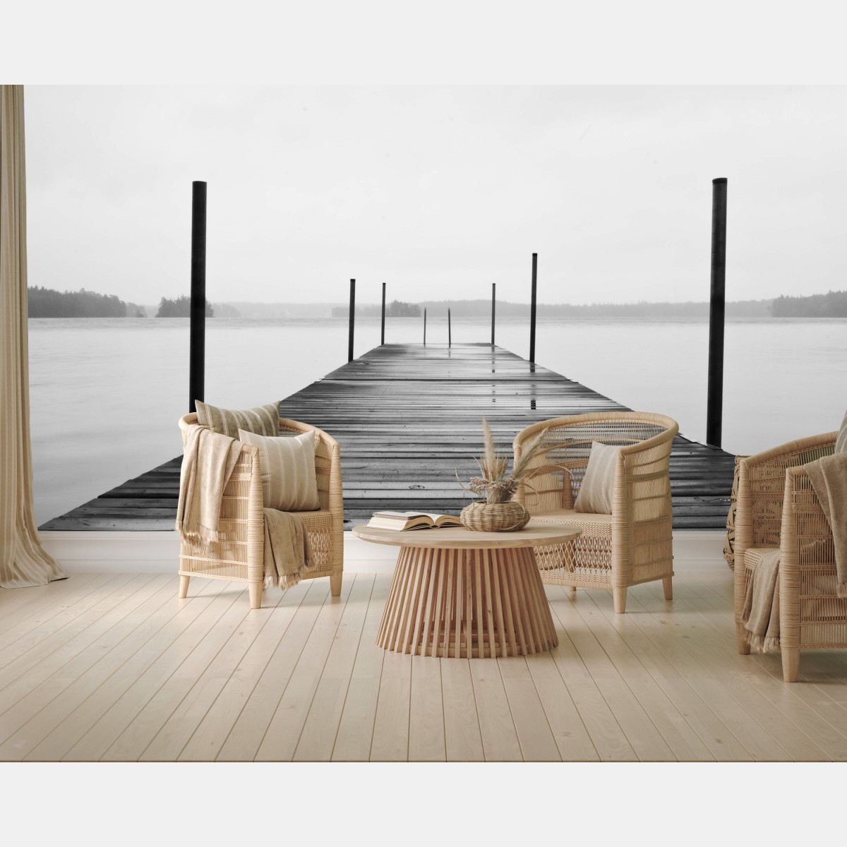 Fototapete nebliger steg am see in monochrom – Wallnifity®