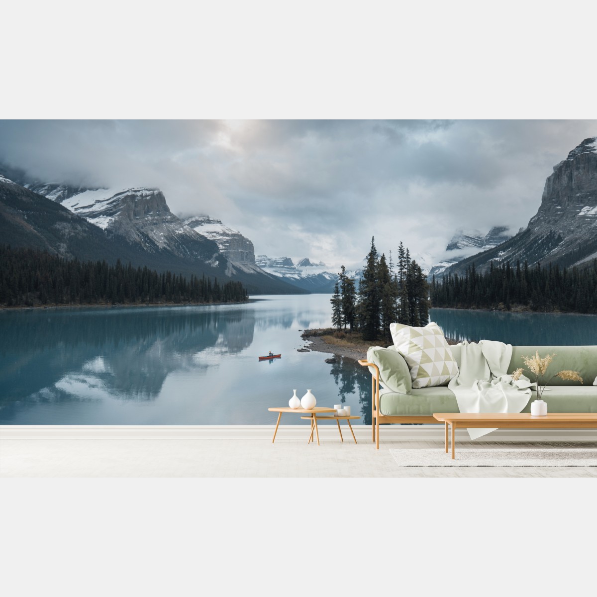 Fototapete ruhiger alpensee mit insel und kajak – Wallnifity®
