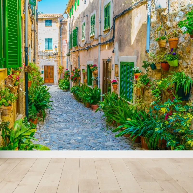 Fototapete sonnige gasse mit grünen fensterläden