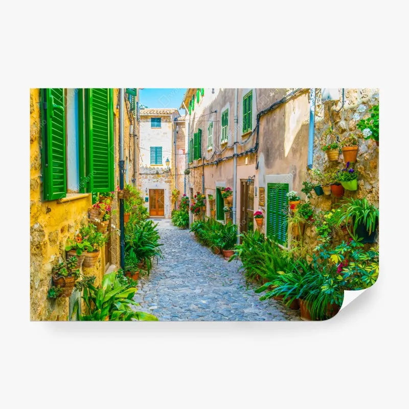 Fototapete sonnige gasse mit grünen fensterläden