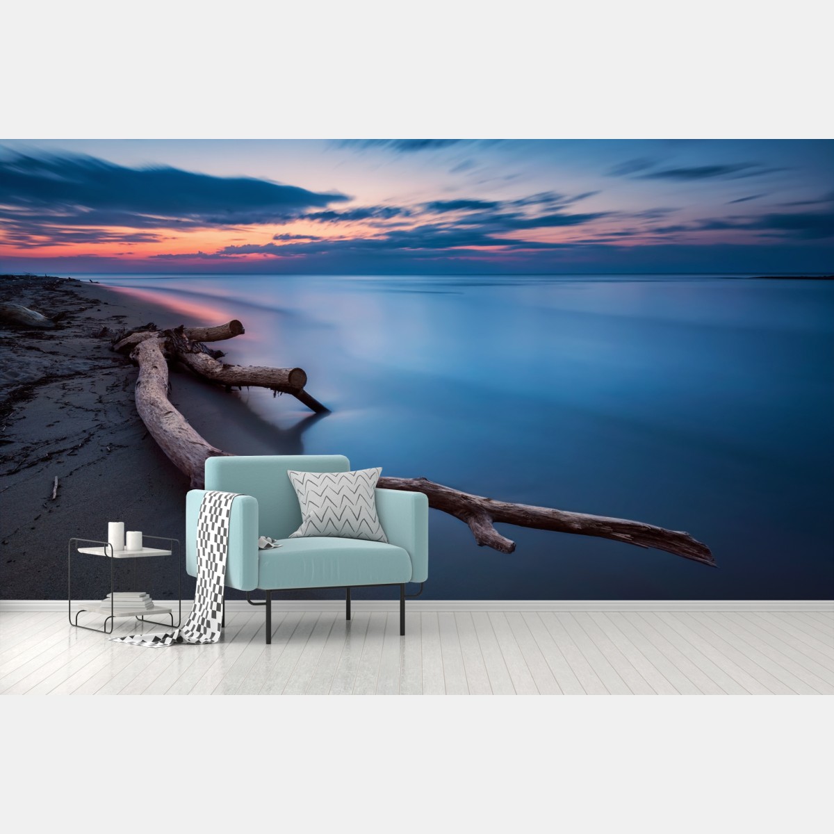 Fototapete treibholz bei dämmerung am ruhigen strand – Wallnifity®