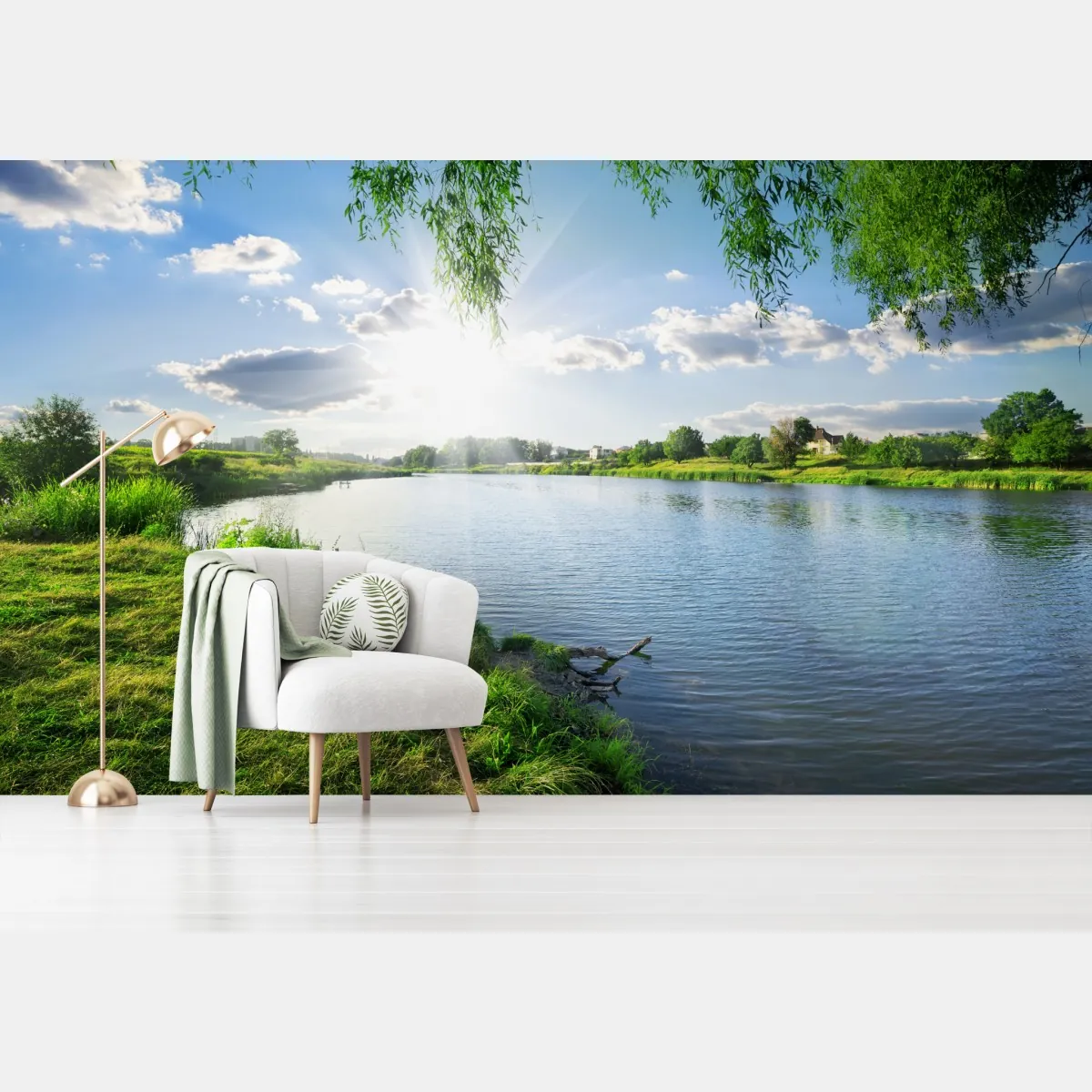 Fototapete sonnenbeschienenes flussufer mit üppigem grün – Wallnifity®