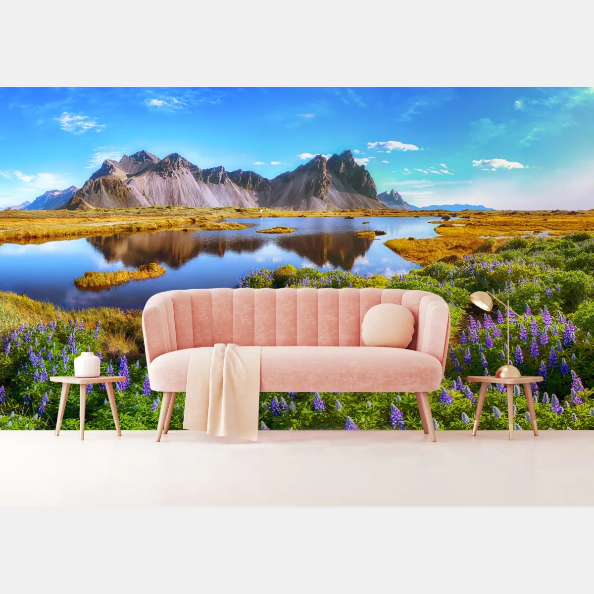 Fototapete lebendige lupinenwiesen bei Vestrahorn, Island – Wallnifity®