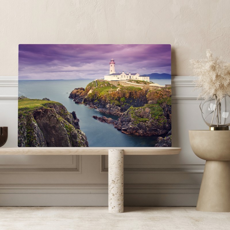 Leinwandbild lila leuchtturm an steiler küste – Wallnifity® Leinwandbild lila leuchtturm an steiler küste – Wallnifity®
