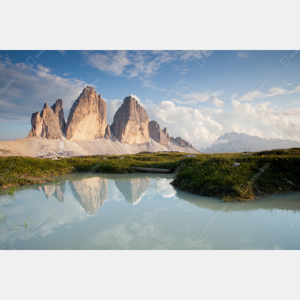 Leinwandbild sonnenbeschienene alpengipfel im spiegel des ruhigen sees – Wallnifity® Leinwandbild sonnenbeschienene alpengipfel im spiegel des ruhigen sees – Wallnifity®