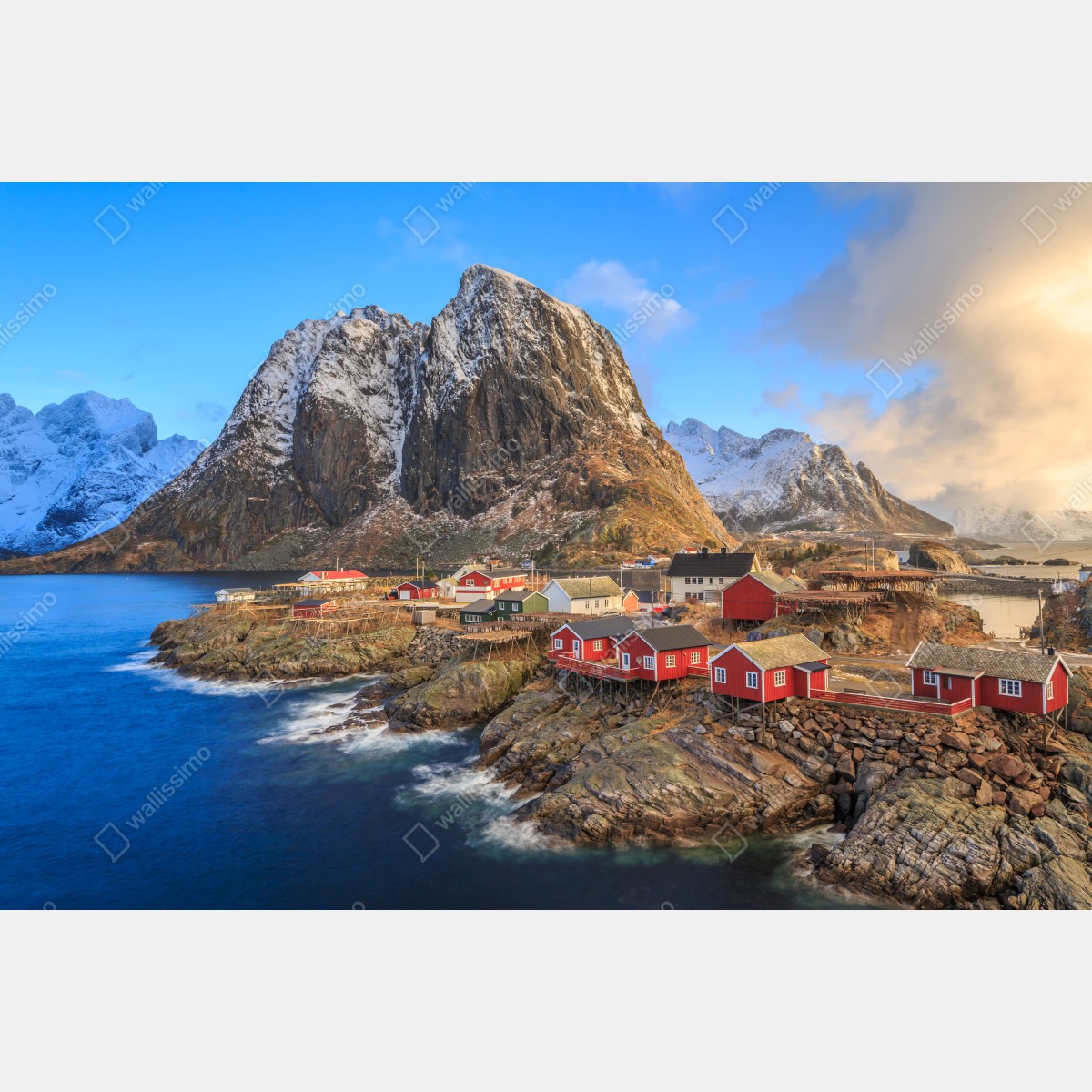 Leinwandbild küstendorf in Norwegen mit roten fischerhütten – Wallnifity® Leinwandbild küstendorf in Norwegen mit roten fischerhütten – Wallnifity®