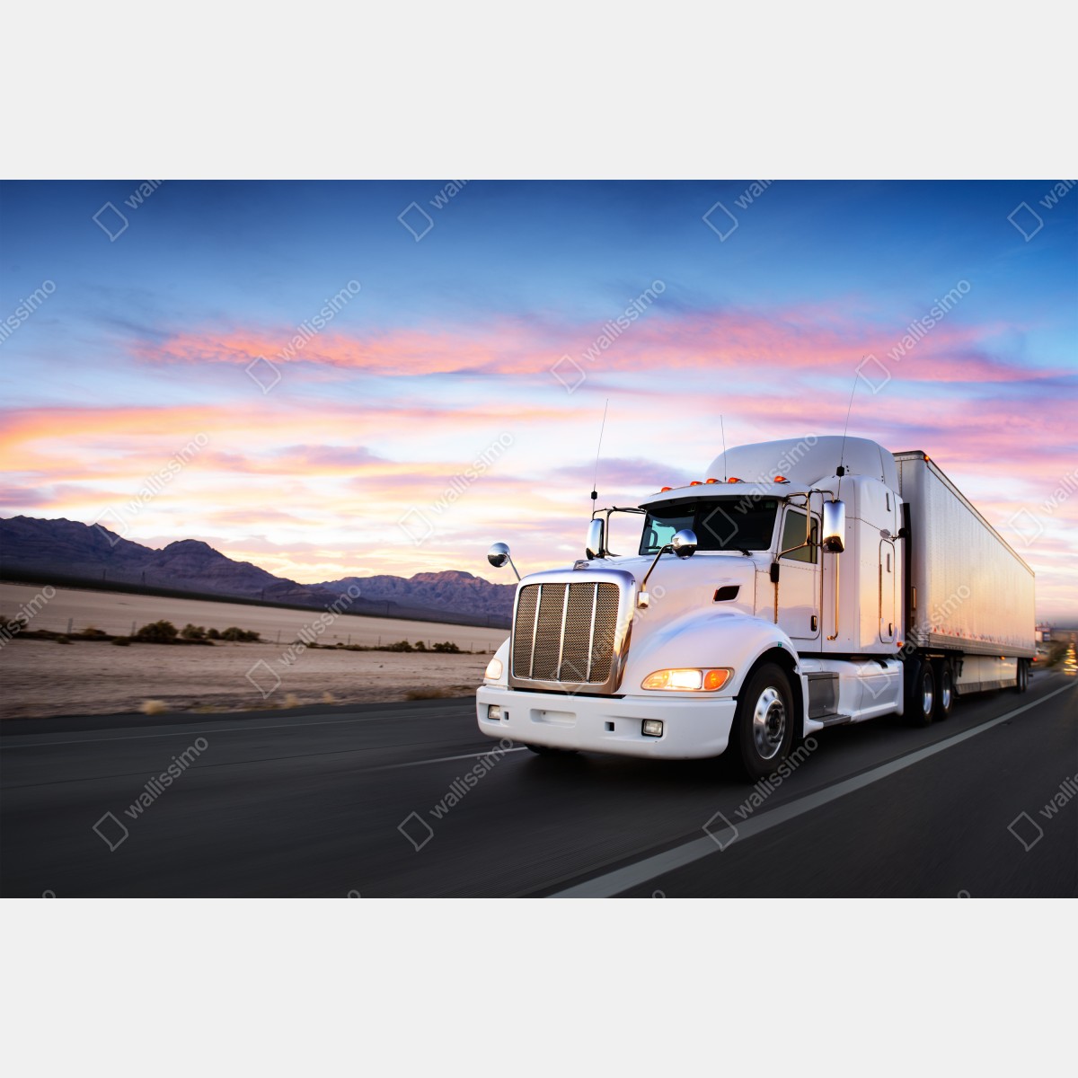 Leinwandbild lastwagen bei sonnenuntergang auf der autobahn – Wallnifity®