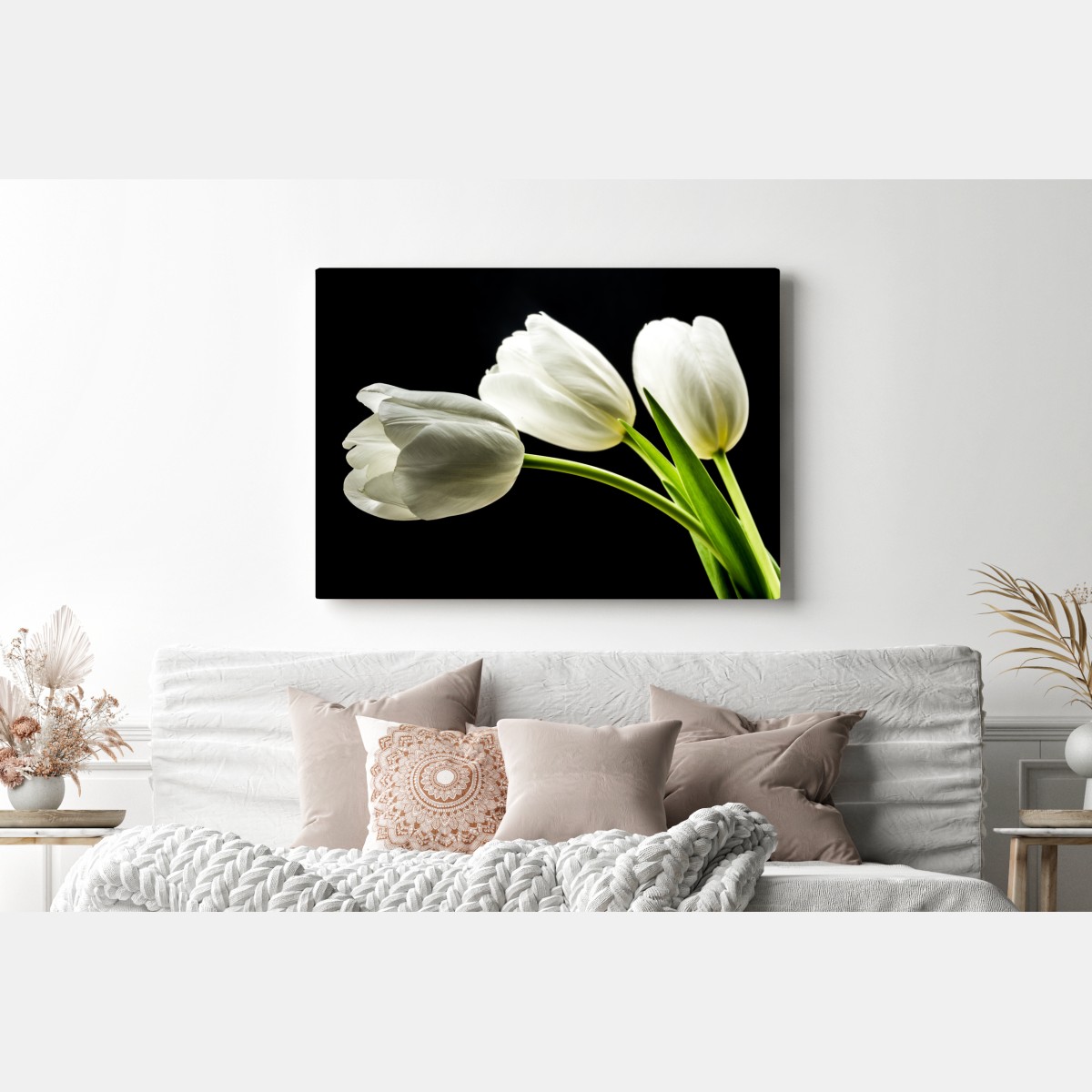 Leinwandbild elegante weiße tulpen vor schwarzem hintergrund – Wallnifity®